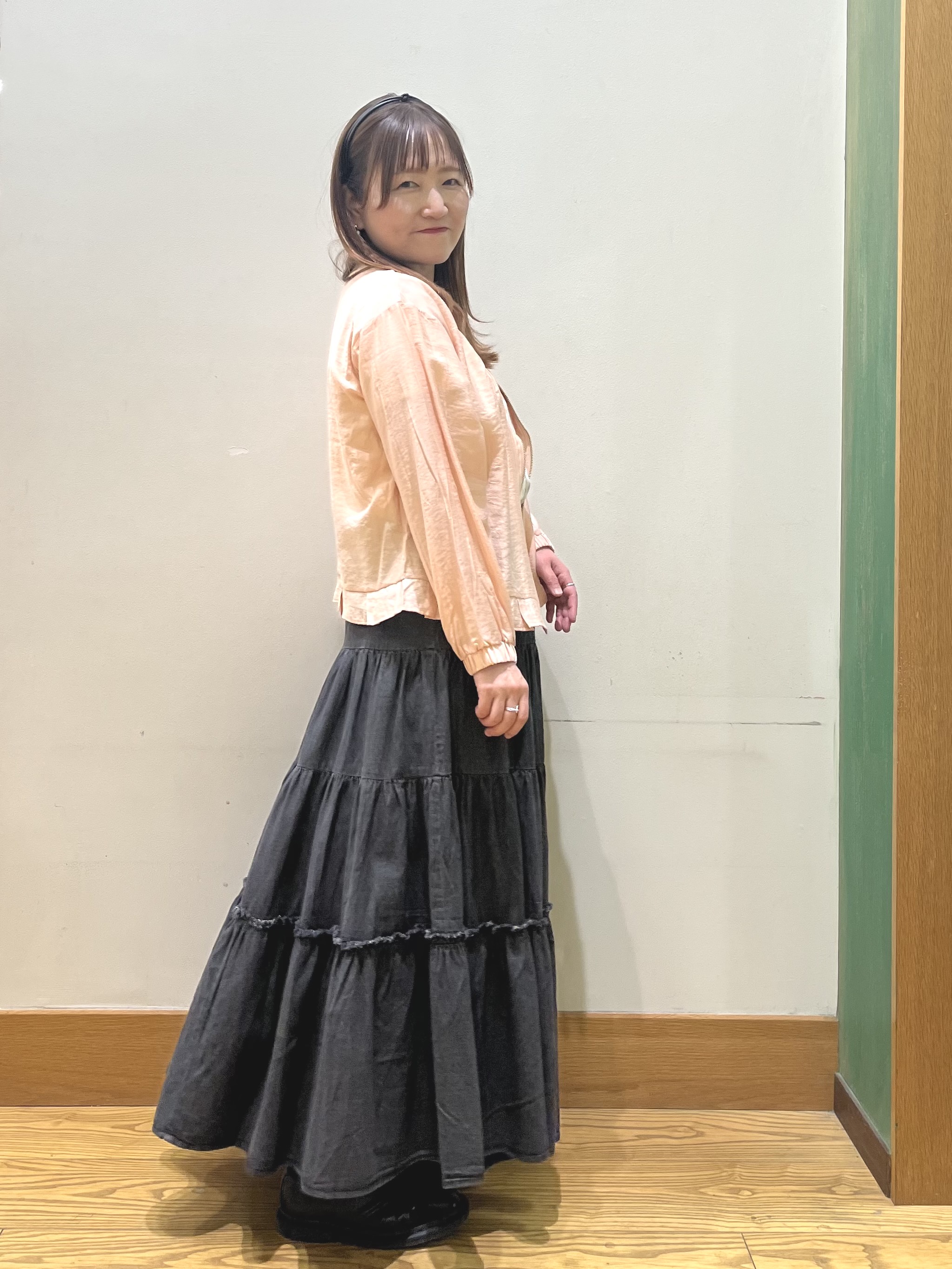 ゆっきーさんの「SHOO･LA･RUE｜【洗濯機可/UV/S-LL】程よい透け感 ノーカラーシアーブルゾン」を使ったコーディネート