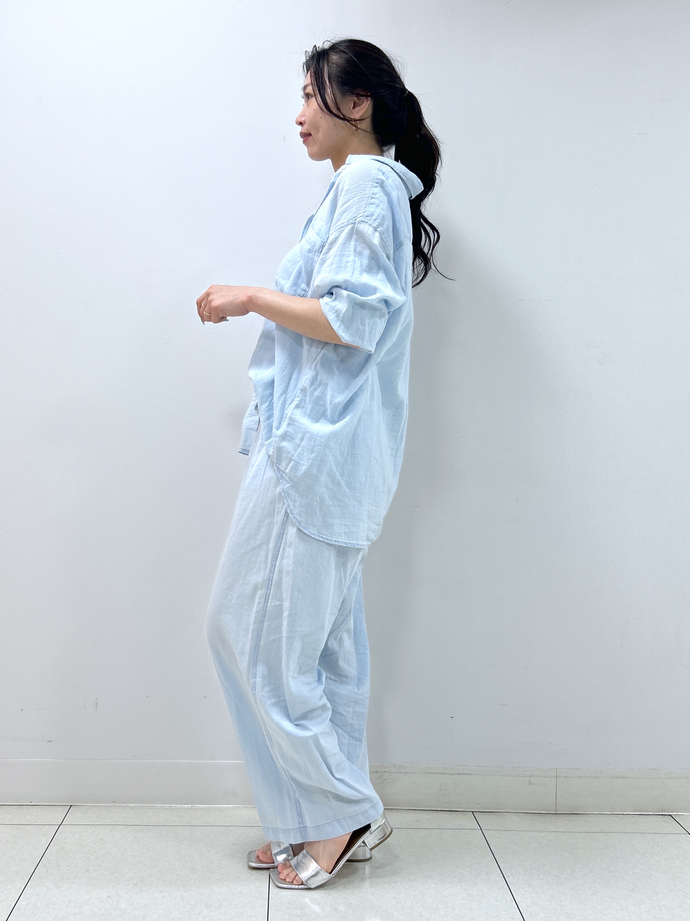 Kaiさんの「Dessin｜【セットアップ可/洗える】2オンスシアーデニムシャツ」を使ったコーディネート