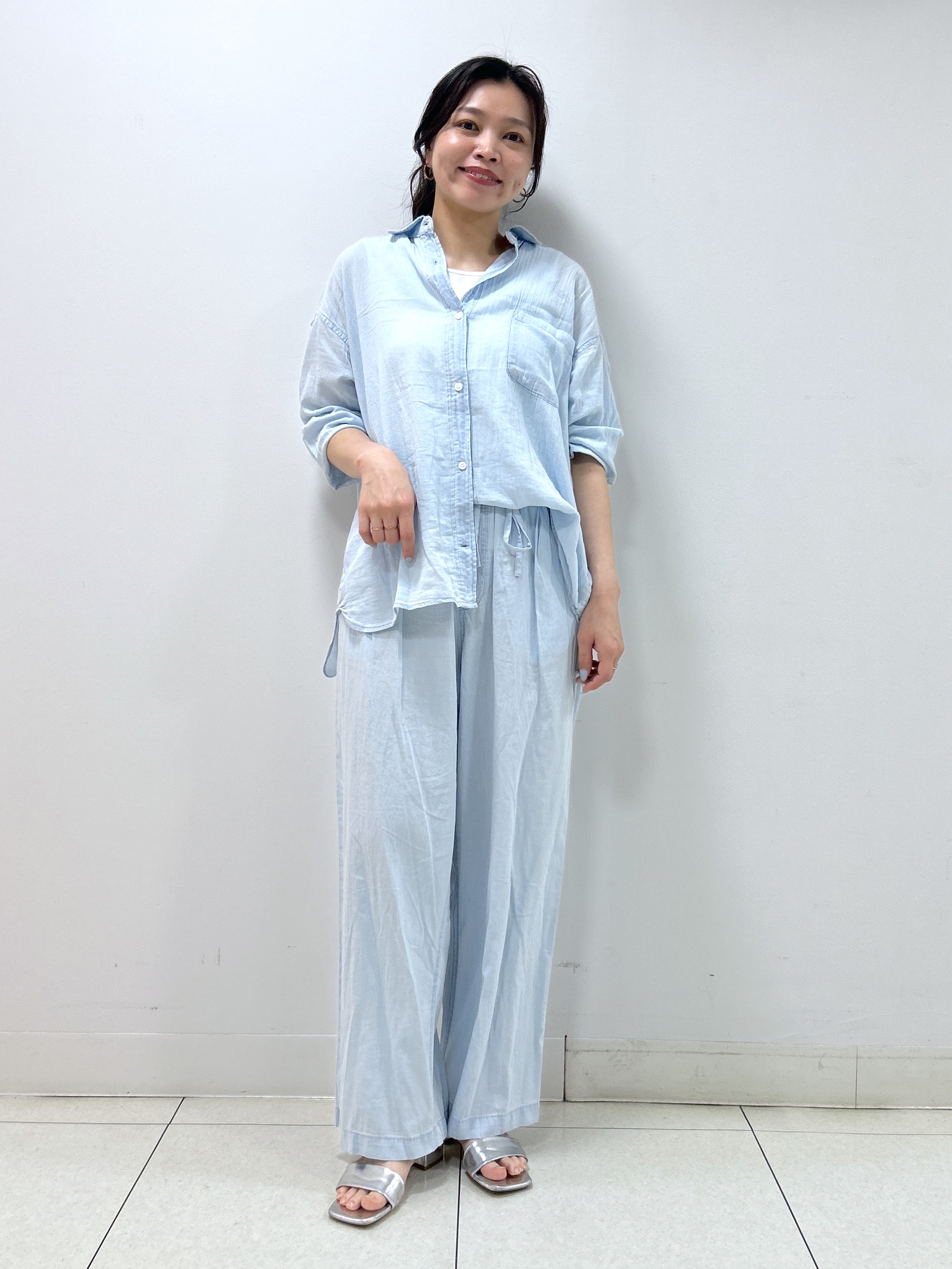 Kaiさんの「Dessin｜【セットアップ可/洗える】2オンスシアーデニムシャツ」を使ったコーディネート