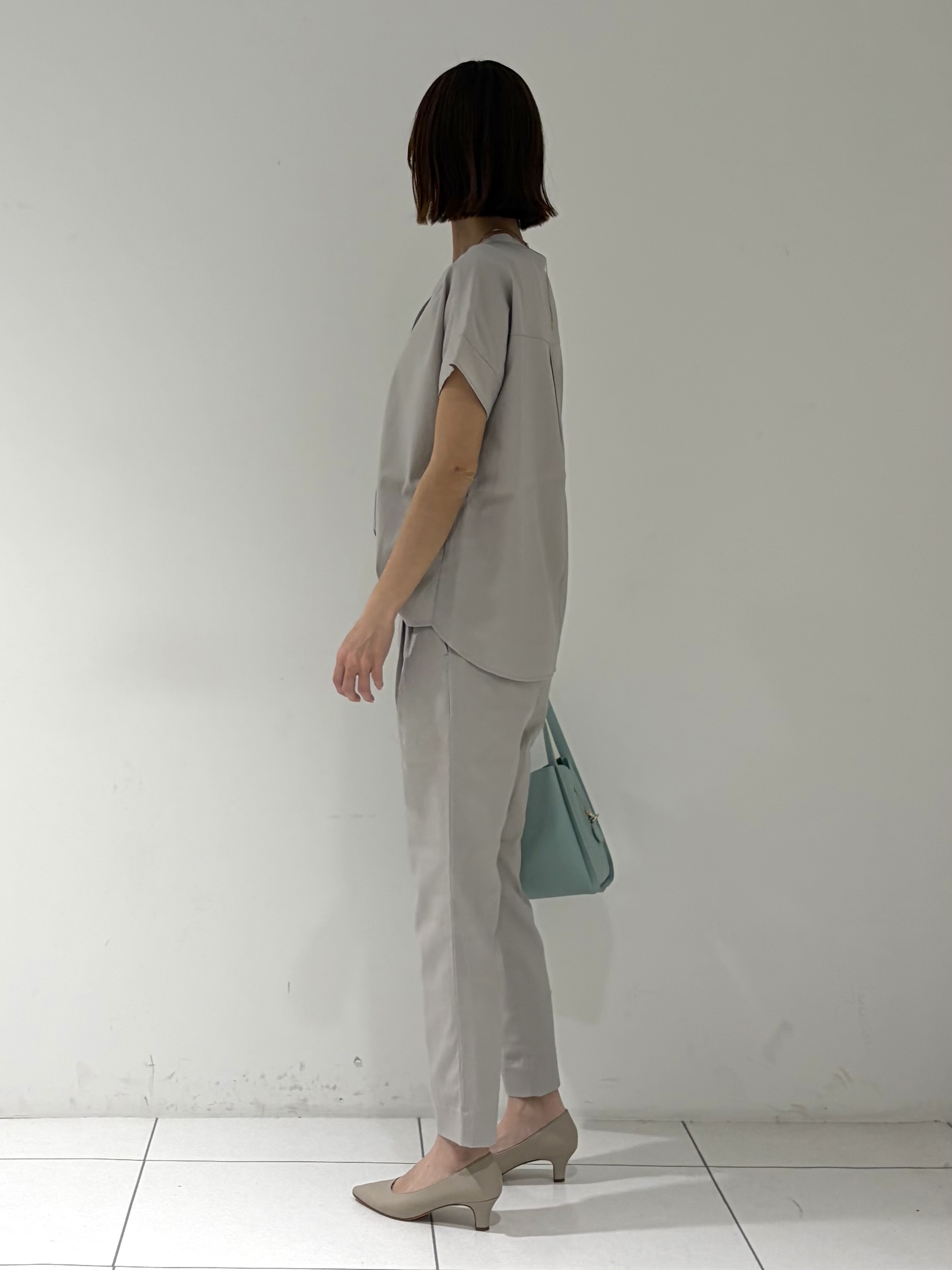 shioriさんの「INDIVI｜【洗える／SETUP可能】スキッパーブラウス」を使ったコーディネート
