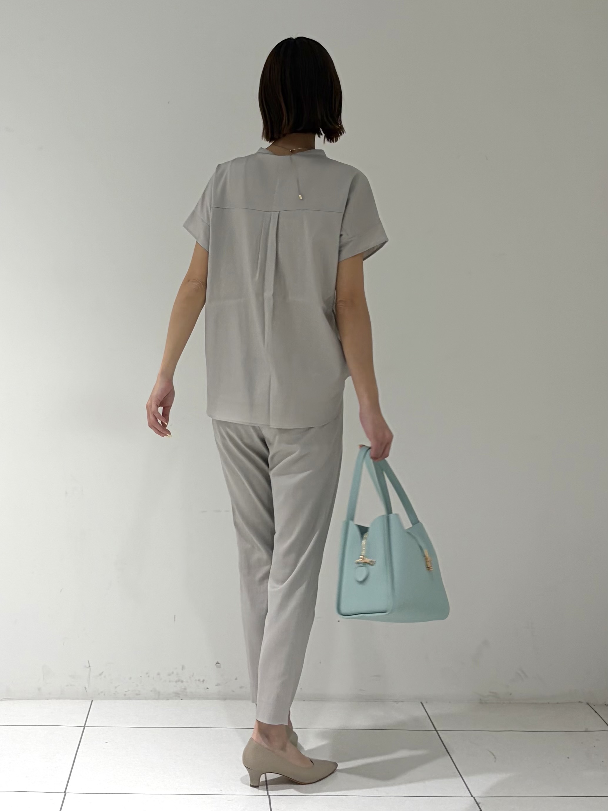 shioriさんの「INDIVI｜【洗える／SETUP可能】スキッパーブラウス」を使ったコーディネート