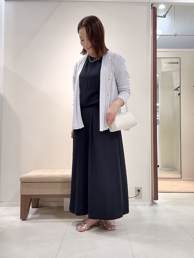 YUIさんの「UNTITLED｜【セットアップ可/UVカット/前後2WAY】リラクシーフレンチスリーブブラウス」を使ったコーディネート