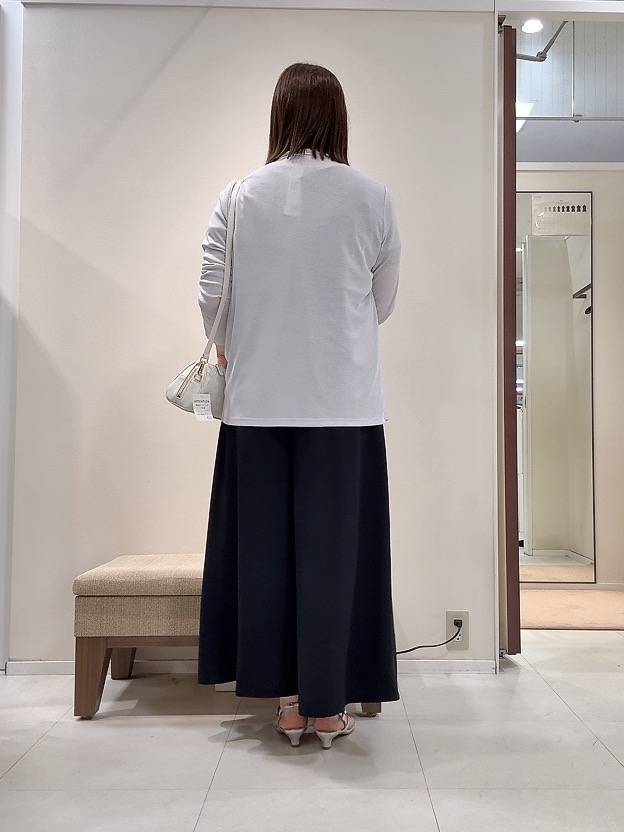 YUIさんの「UNTITLED｜【セットアップ可/UVカット/前後2WAY】リラクシーフレンチスリーブブラウス」を使ったコーディネート