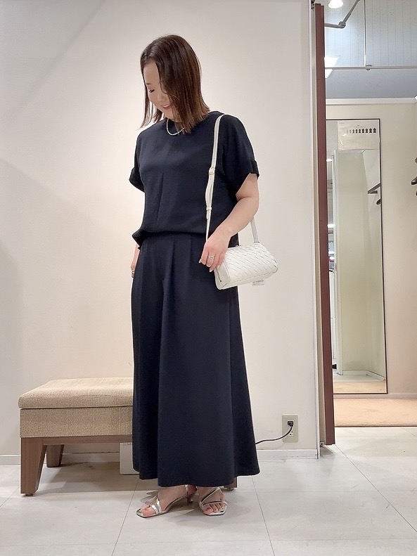 YUIさんの「UNTITLED｜【セットアップ可/UVカット/前後2WAY】リラクシーフレンチスリーブブラウス」を使ったコーディネート