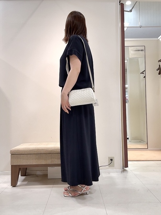 YUIさんの「UNTITLED｜【セットアップ可/UVカット/前後2WAY】リラクシーフレンチスリーブブラウス」を使ったコーディネート