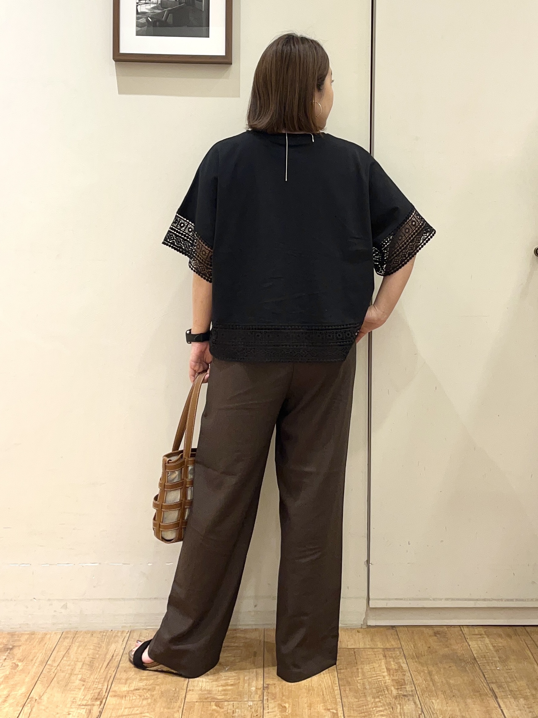 harusakuさんの「SHOO･LA･RUE｜【洗濯機可/体型カバー/S-LL】レース使いがポイント デザインTシャツ」を使ったコーディネート