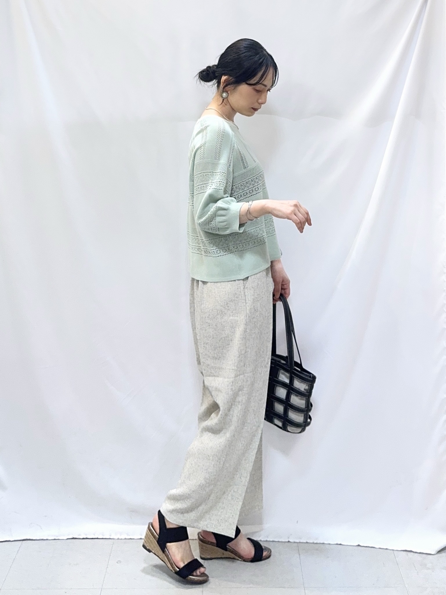 𝐇𝐢𝐫𝐨𝐦𝐢さんの「SHOO･LA･RUE｜【洗濯機可/S-LL】カップ付き Wストラップ テレコキャミソール」を使ったコーディネート