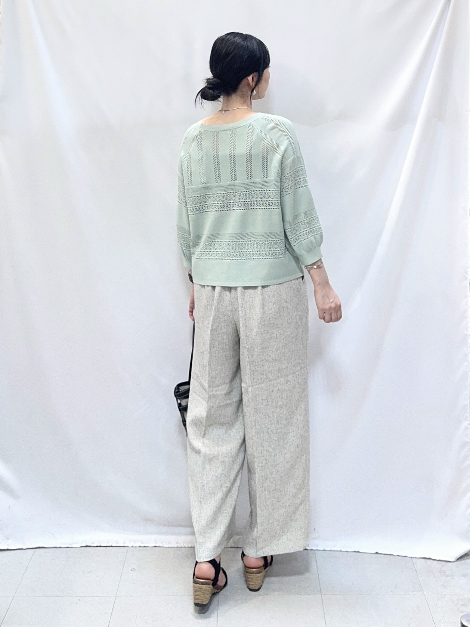𝐇𝐢𝐫𝐨𝐦𝐢さんの「SHOO･LA･RUE｜【洗濯機可/S-LL】カップ付き Wストラップ テレコキャミソール」を使ったコーディネート