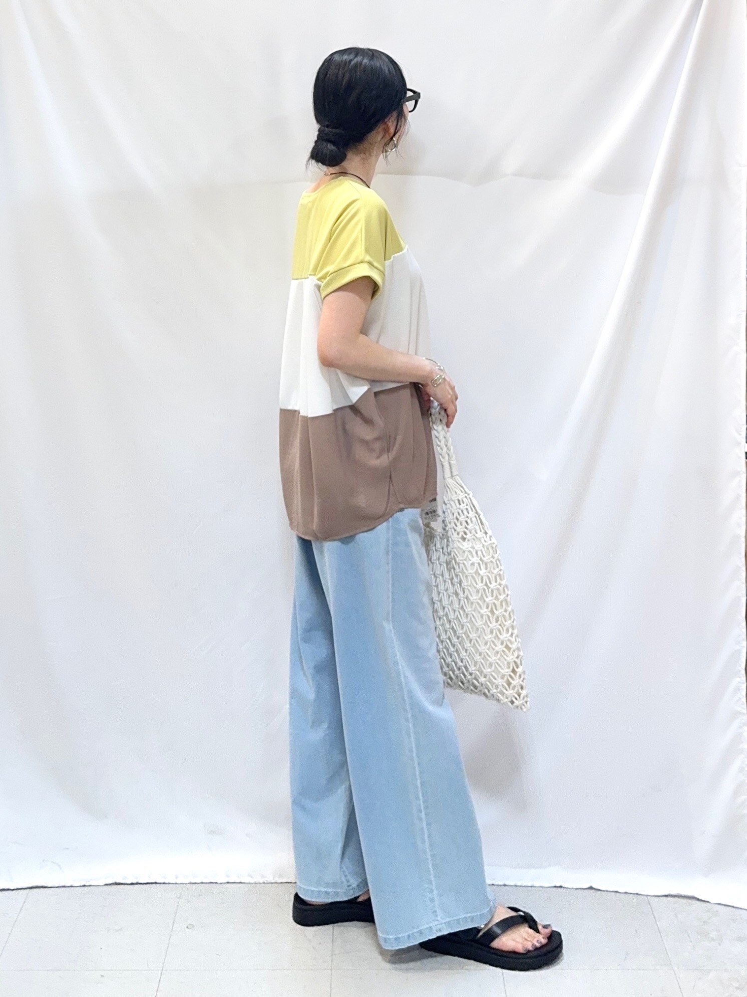 𝐇𝐢𝐫𝐨𝐦𝐢さんの「SHOO･LA･RUE｜【S-LL/洗濯機可/体型カバー】インせず着られる 異素材ブロッキング ドルマンＴシャツ」を使ったコーディネート
