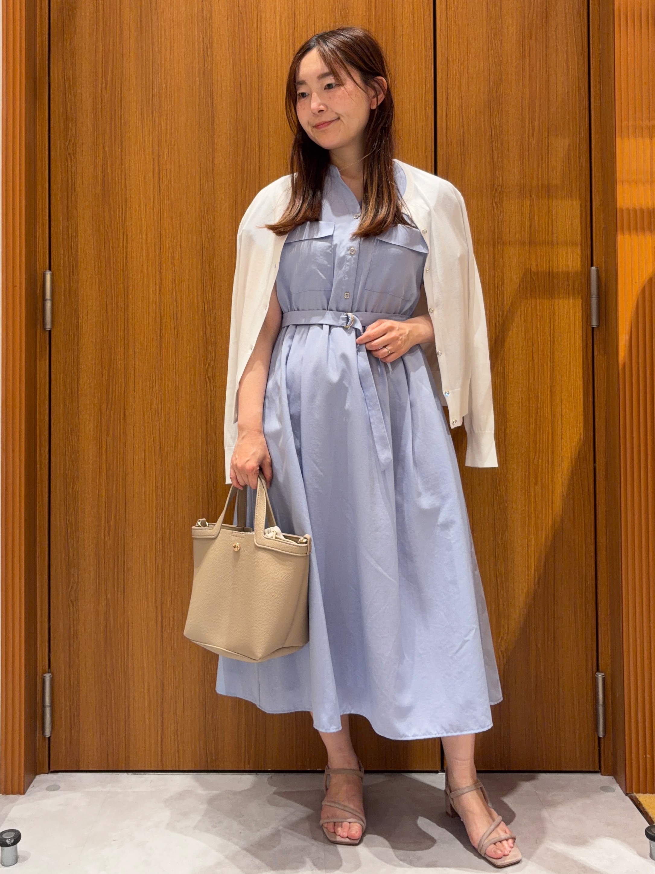 アスカさんの「index｜【接触冷感】ビジューボタンカーディガン《抗ピリング／洗濯機OK》」を使ったコーディネート