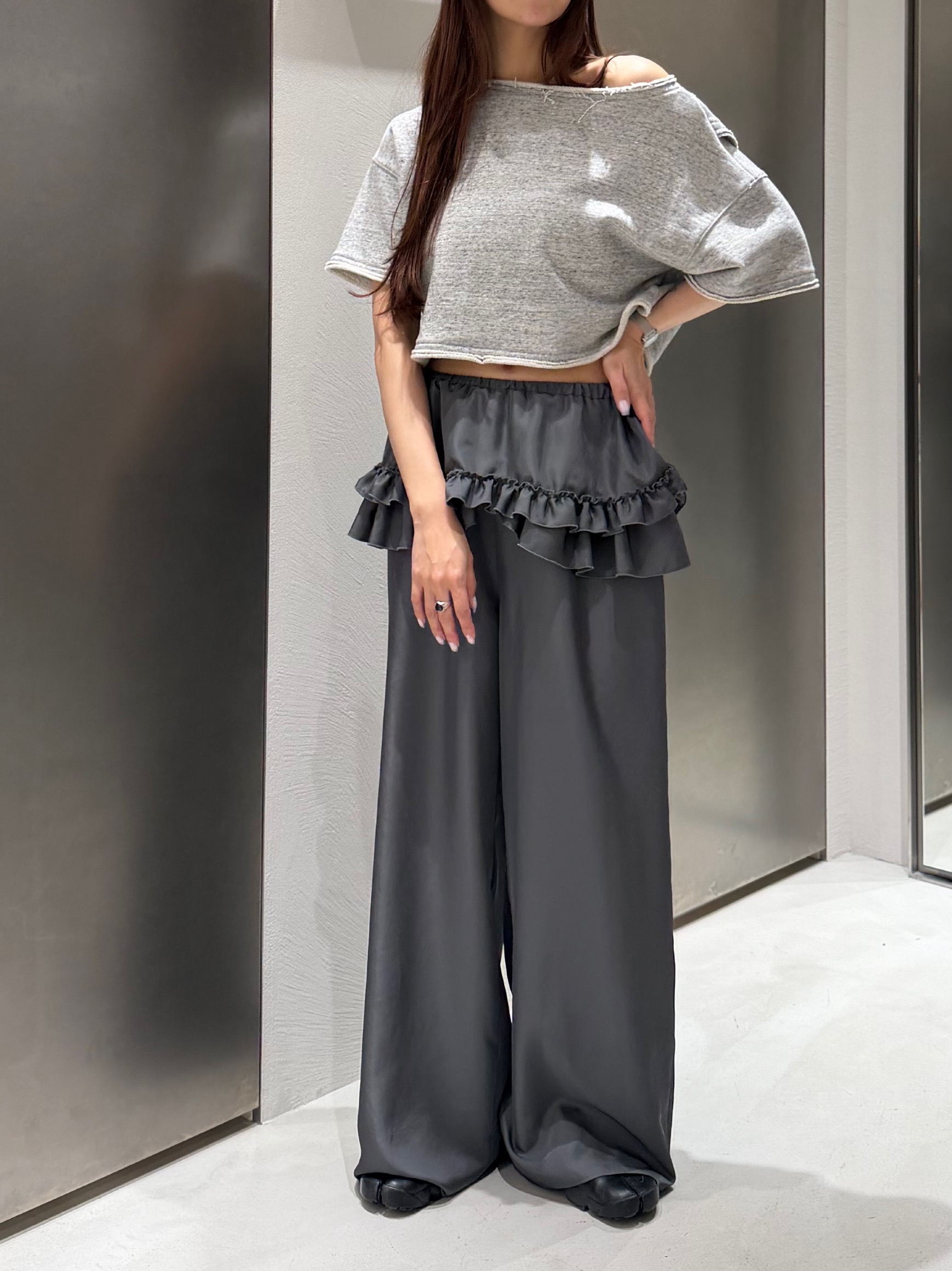kanamiさんの「CODE A｜back open half－sleeve sweat」を使ったコーディネート