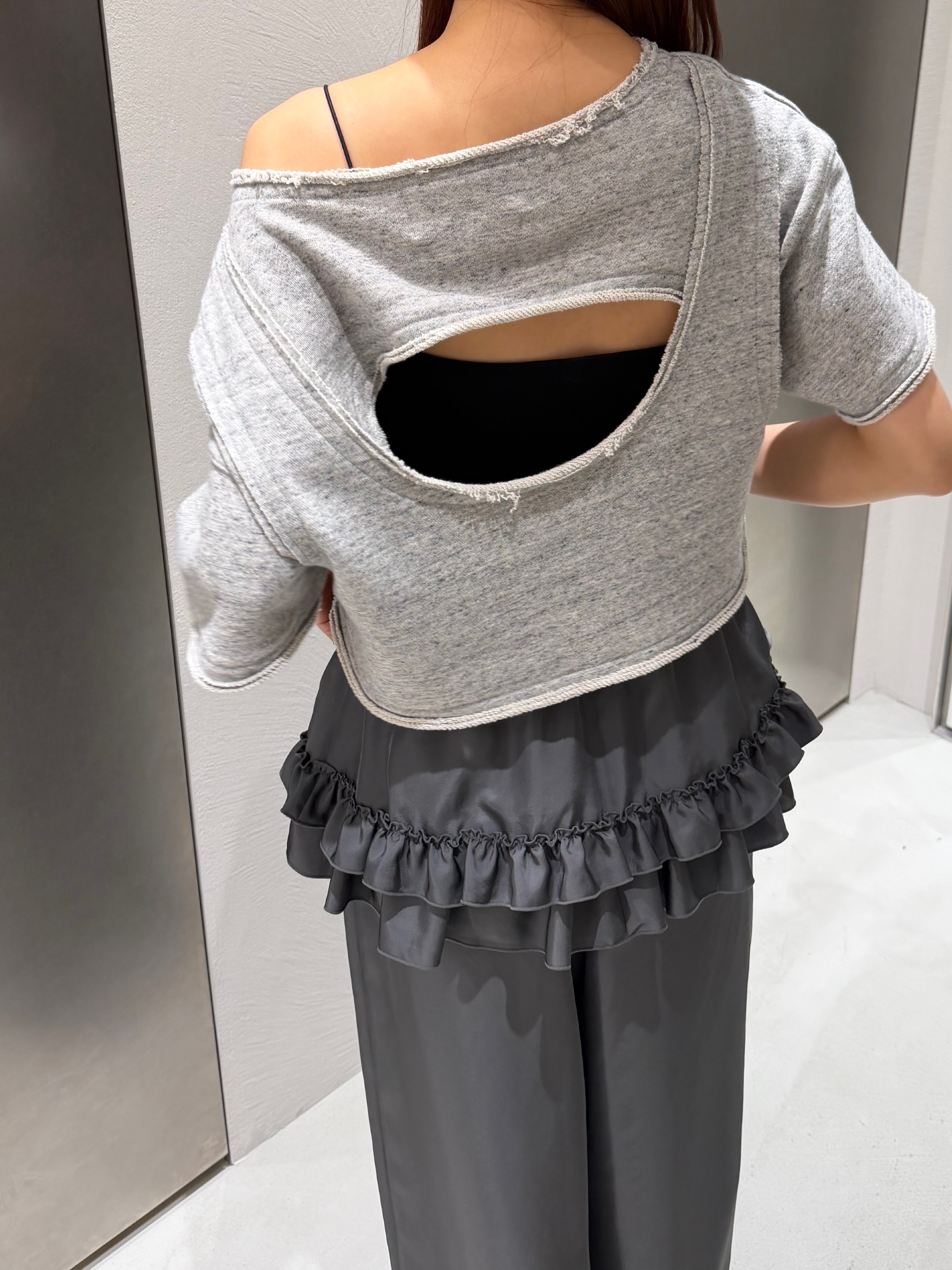 kanamiさんの「CODE A｜back open half－sleeve sweat」を使ったコーディネート