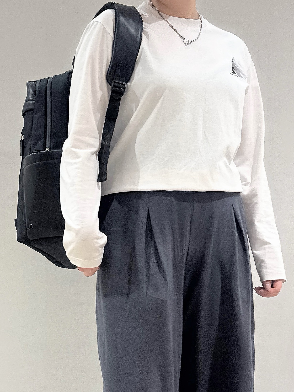 なかもとあきさんの「DRESSTERIOR｜【接触冷感/UVカット/抗菌防臭/しわ防止】クールデオドラント ロングTシャツ」を使ったコーディネート