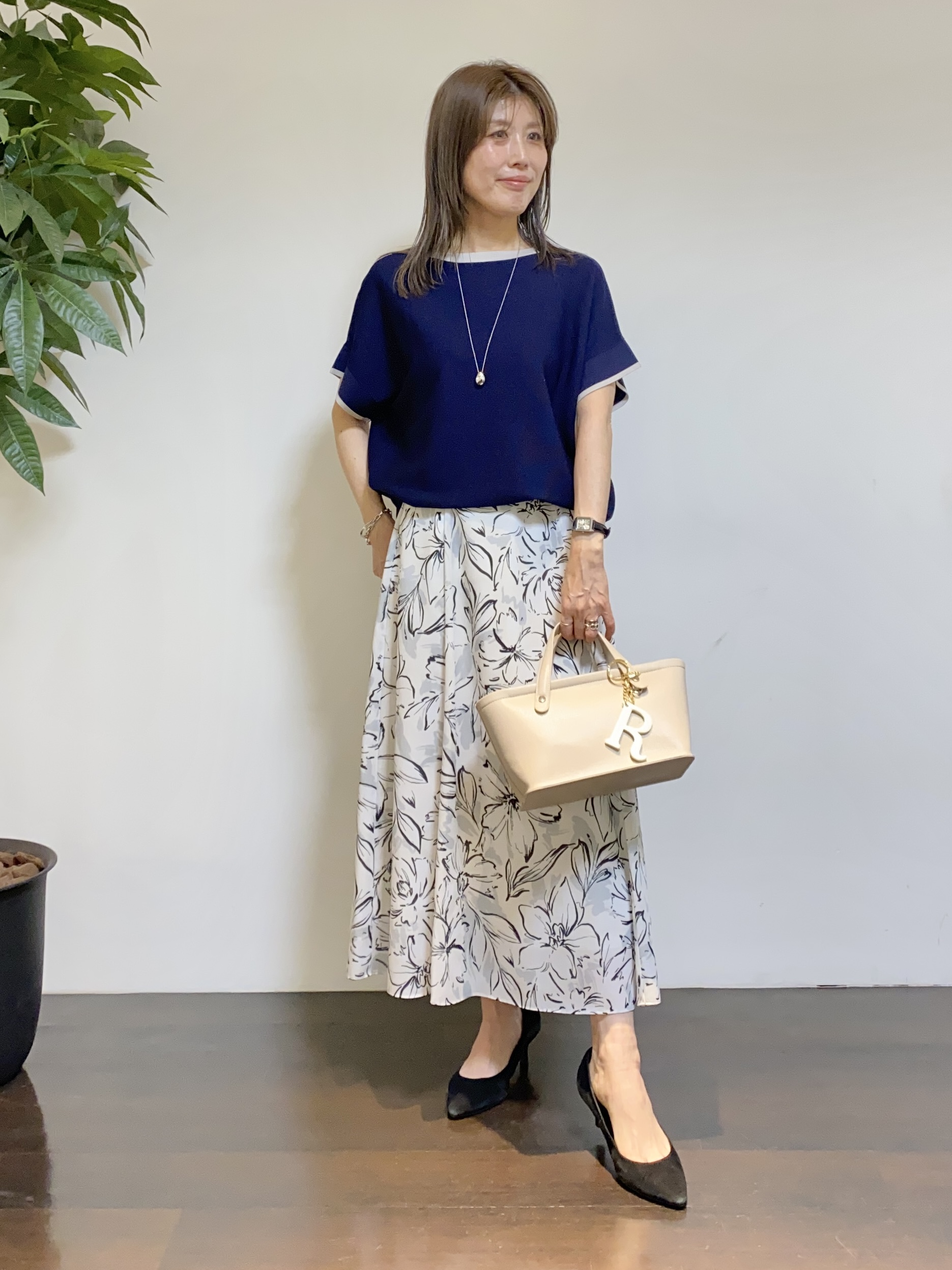tomoさんの「UNTITLED｜【11色展開/体型カバー】前後2WAYフレンチスリーブニット」を使ったコーディネート