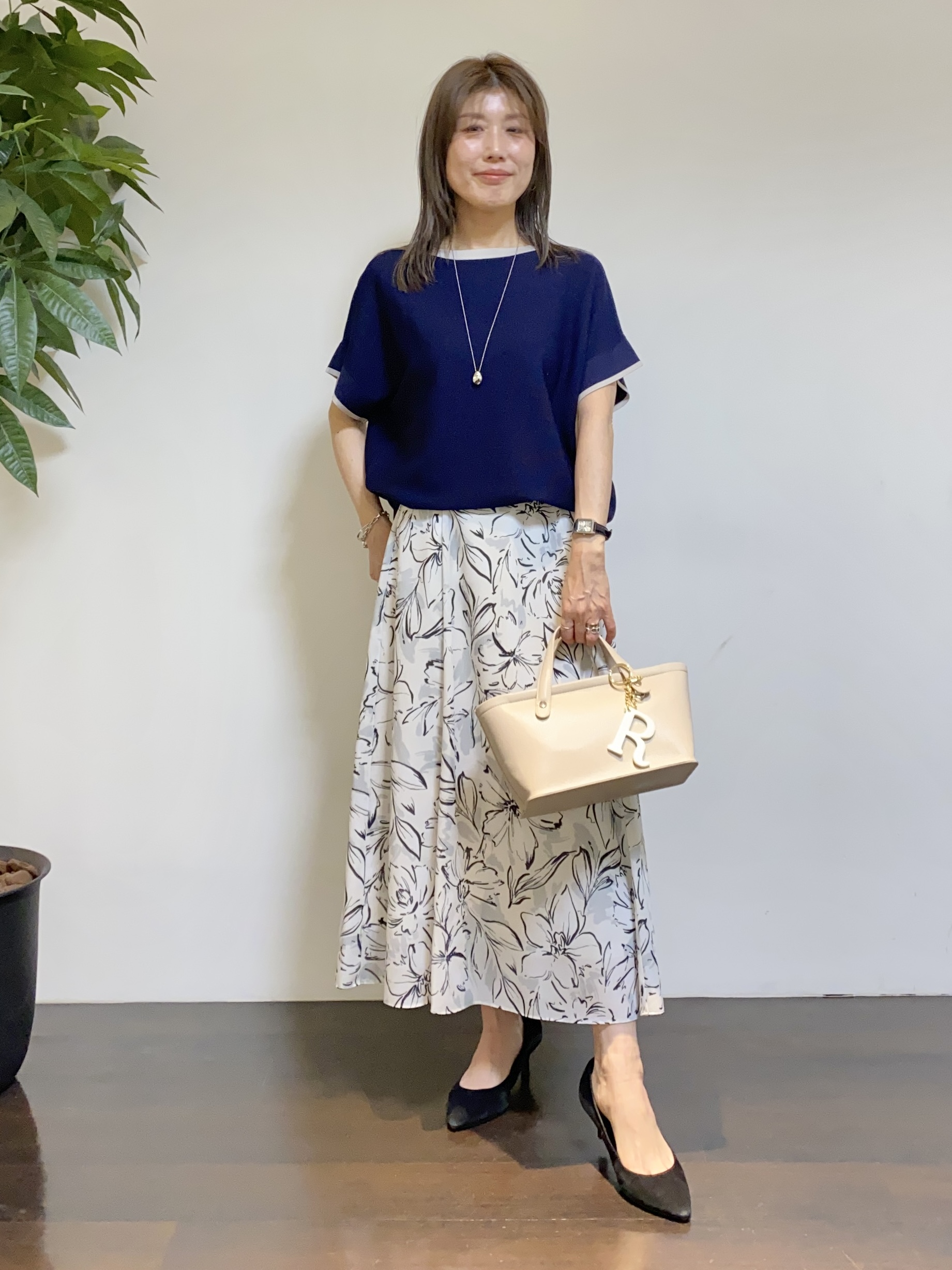 tomoさんの「UNTITLED｜【11色展開/体型カバー】前後2WAYフレンチスリーブニット」を使ったコーディネート