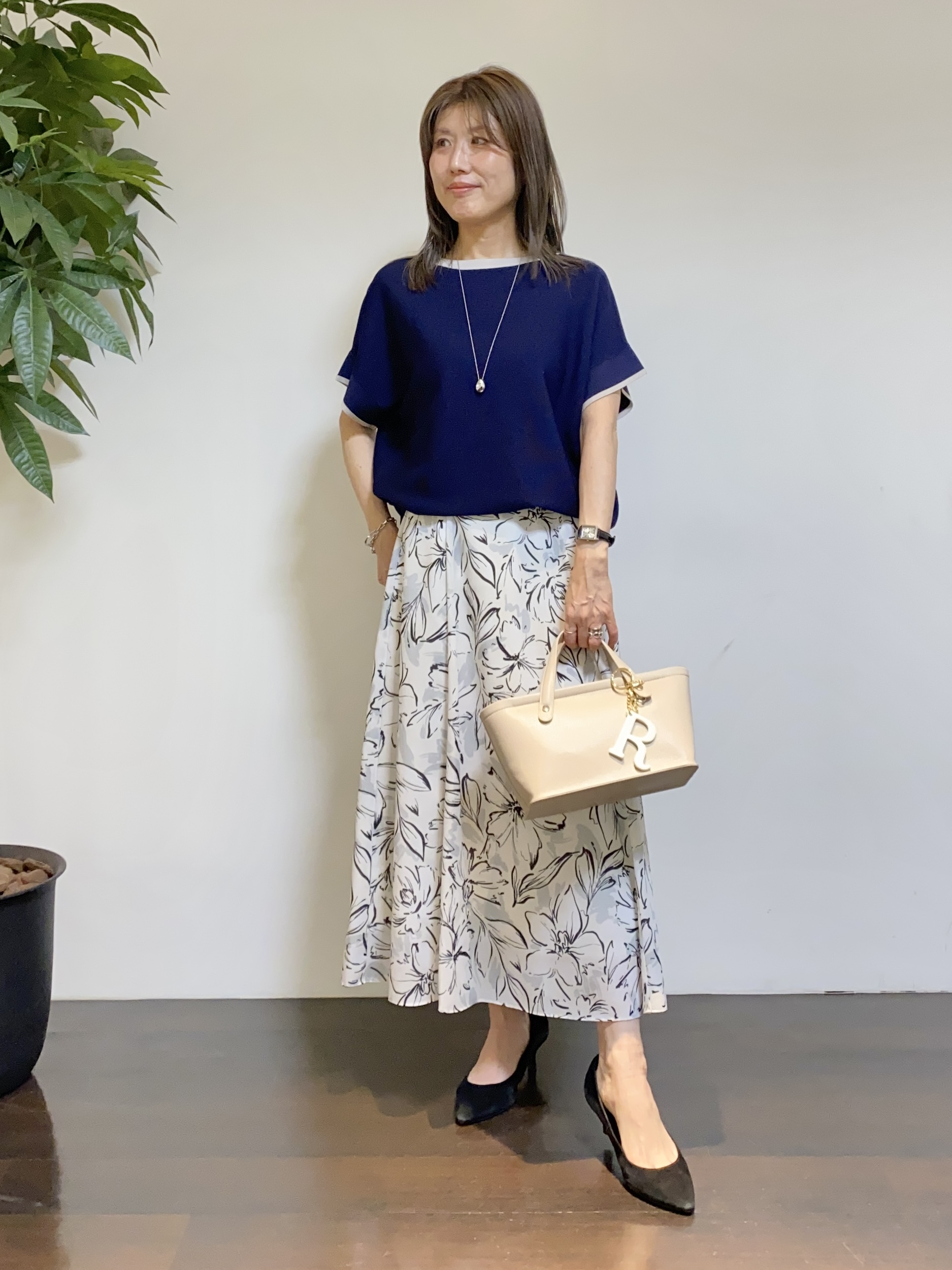 tomoさんの「UNTITLED｜【11色展開/体型カバー】前後2WAYフレンチスリーブニット」を使ったコーディネート