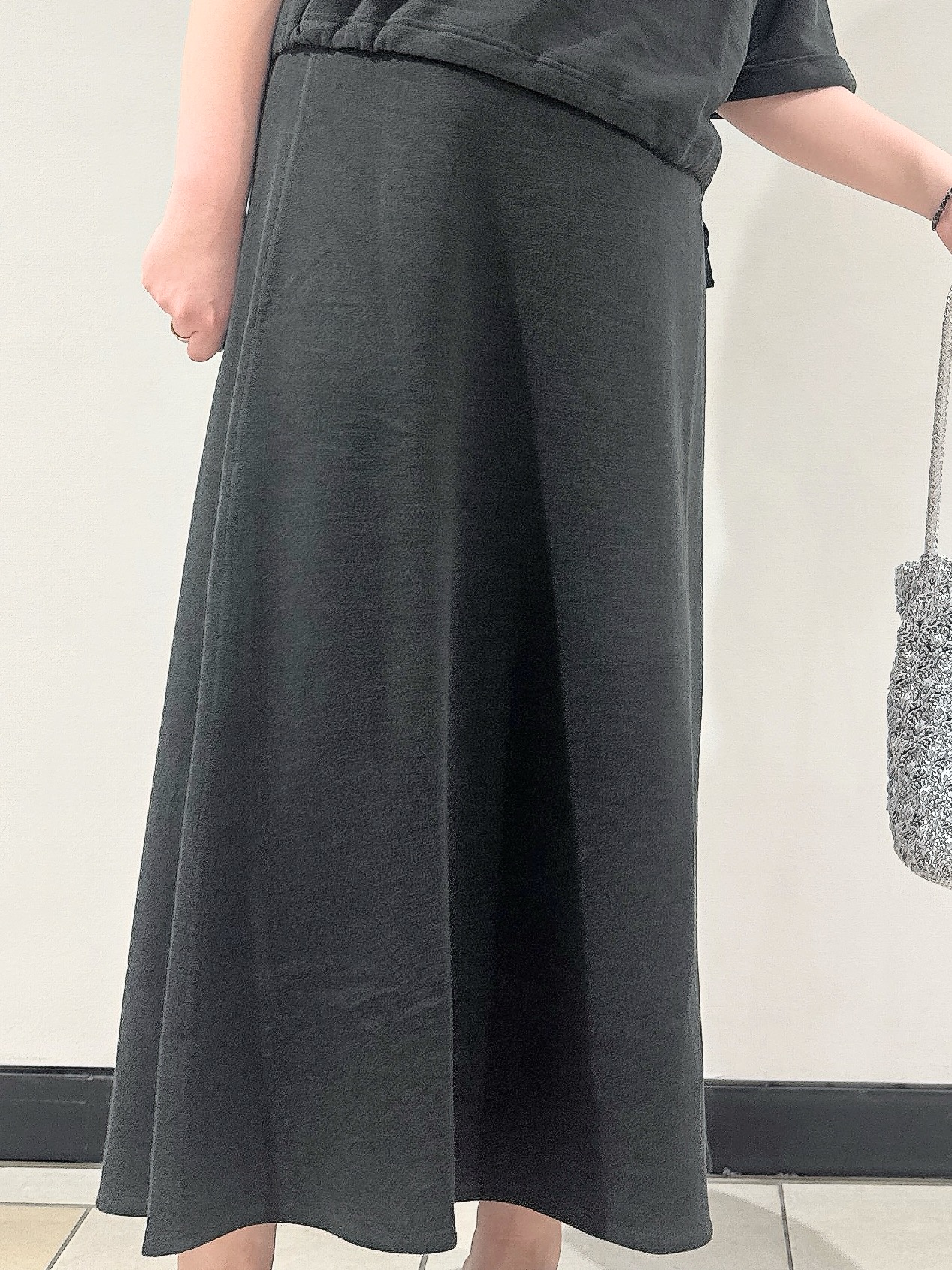 なかもとあきさんの「DRESSTERIOR｜【ウォッシャブル/セットアップ可】ウォッシャブルリネンウラケスカート」を使ったコーディネート