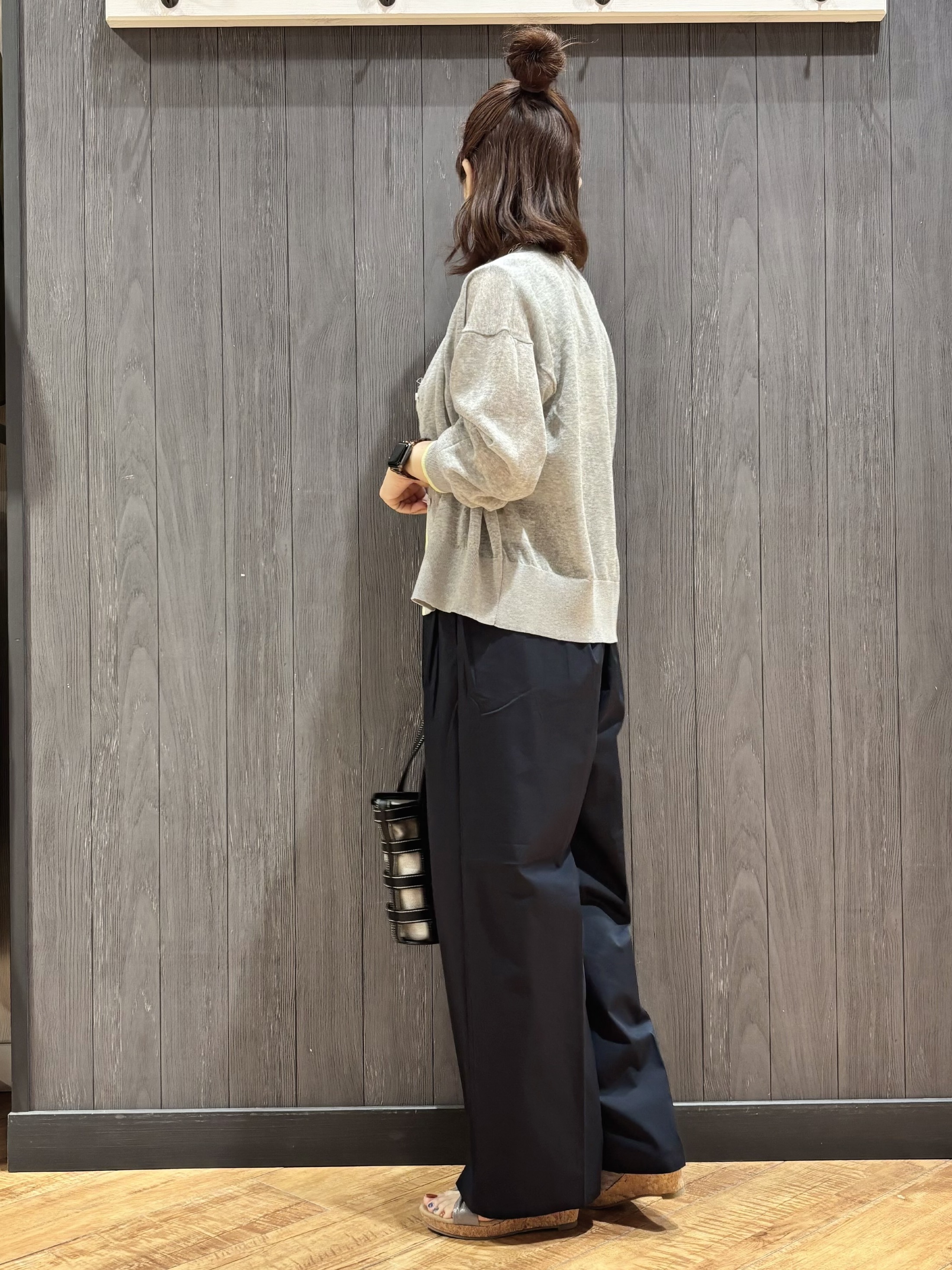 meiさんの「SHOO･LA･RUE｜【S-LL/洗濯機可】冷房、日焼け対策に 配色シアーカーディガン」を使ったコーディネート