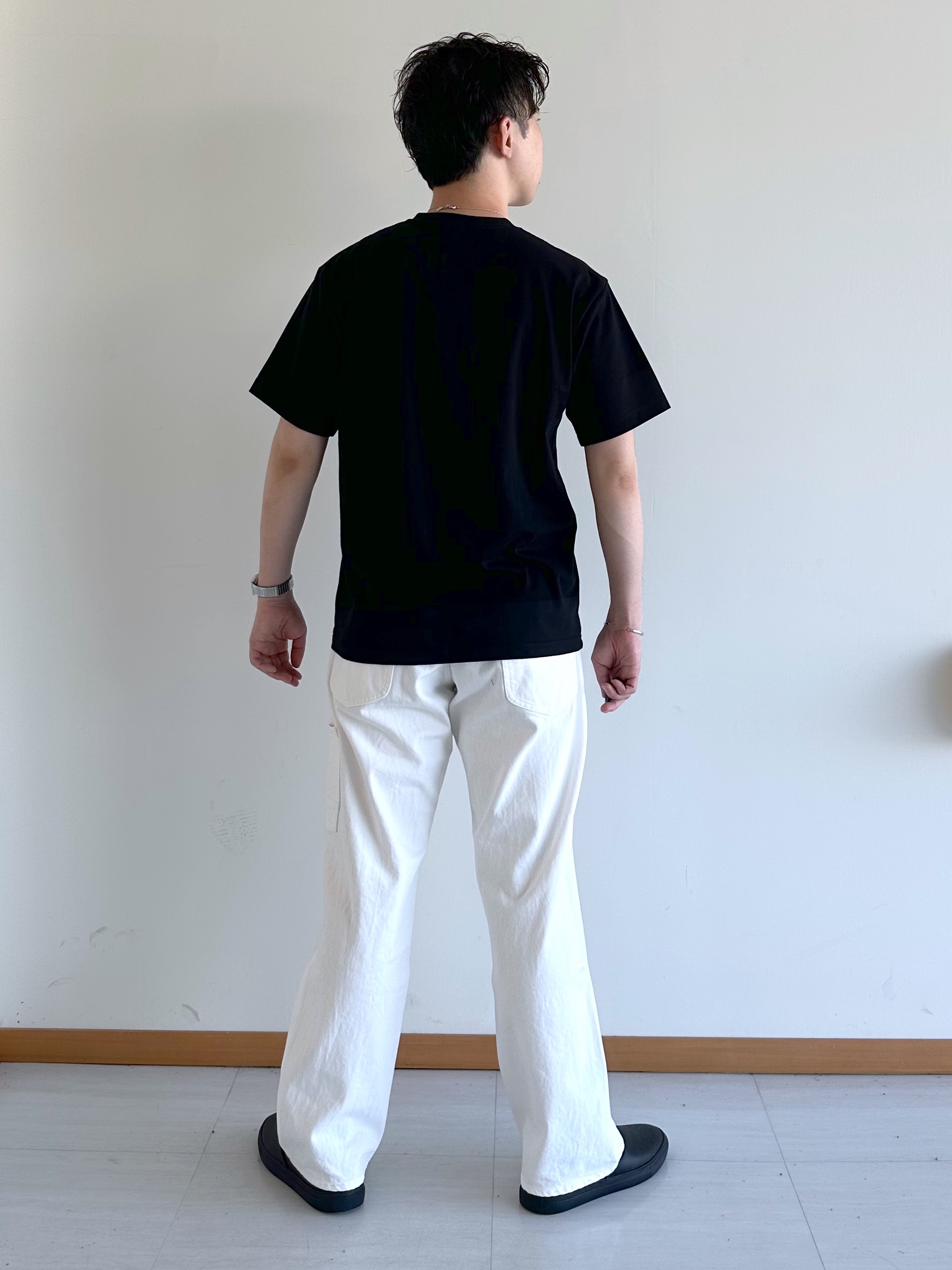 イッシーさんの「TAKEO KIKUCHI｜水彩ペイント アートロゴTシャツ」を使ったコーディネート