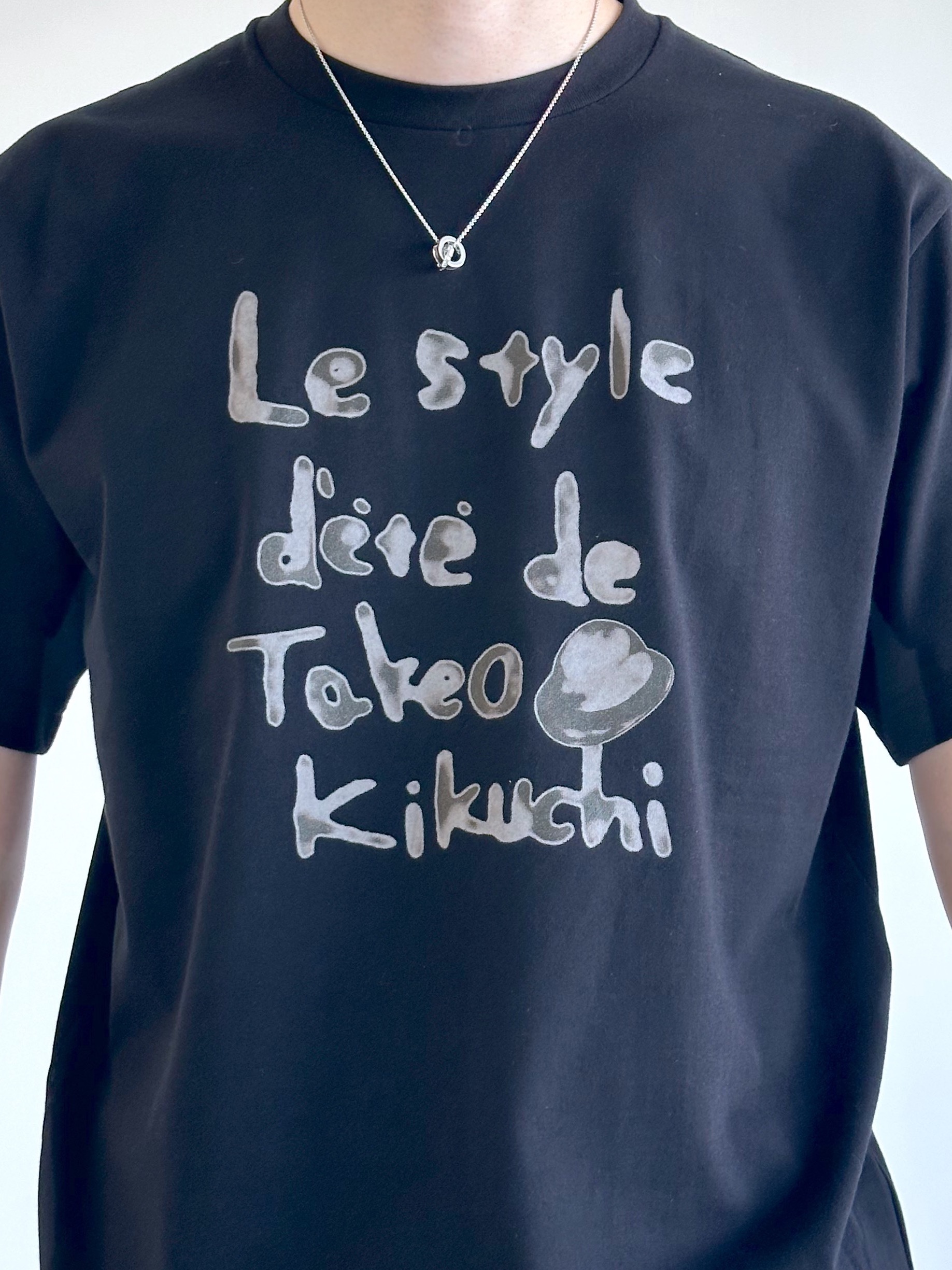 イッシーさんの「TAKEO KIKUCHI｜水彩ペイント アートロゴTシャツ」を使ったコーディネート