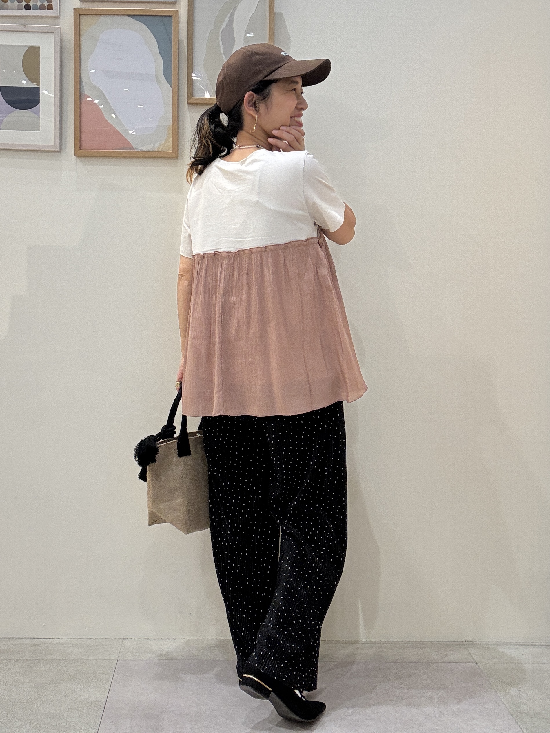 たけぴさんの「SHOO･LA･RUE｜【体型カバー】1枚でインせず決まる きらきらビスチェ風Tシャツ」を使ったコーディネート