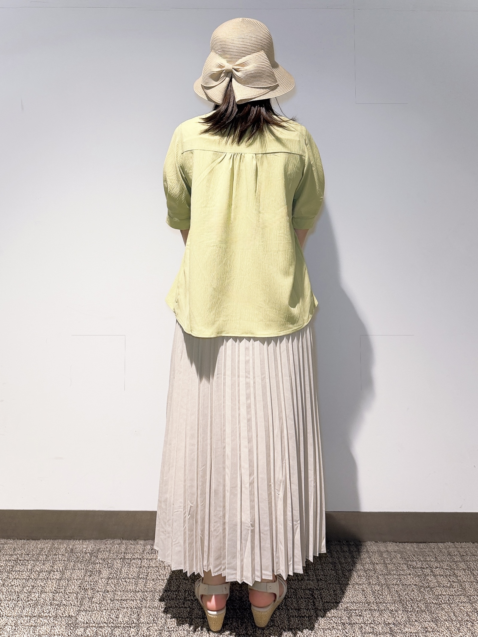 みーさんの「grove｜【貴島明日香さん着用/体型カバー】ON・OFF使えるスモッキングタックブラウス」を使ったコーディネート
