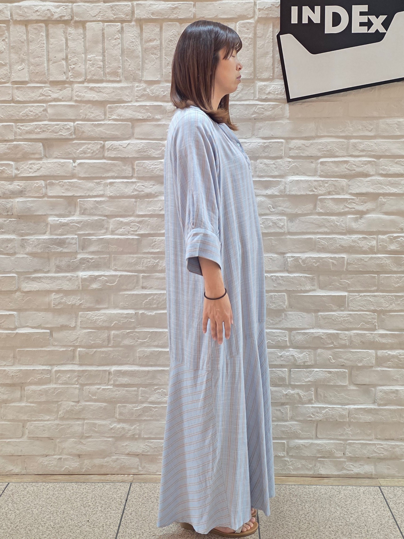 mamiさんの「index｜キーネックロングワンピース【洗える】」を使ったコーディネート