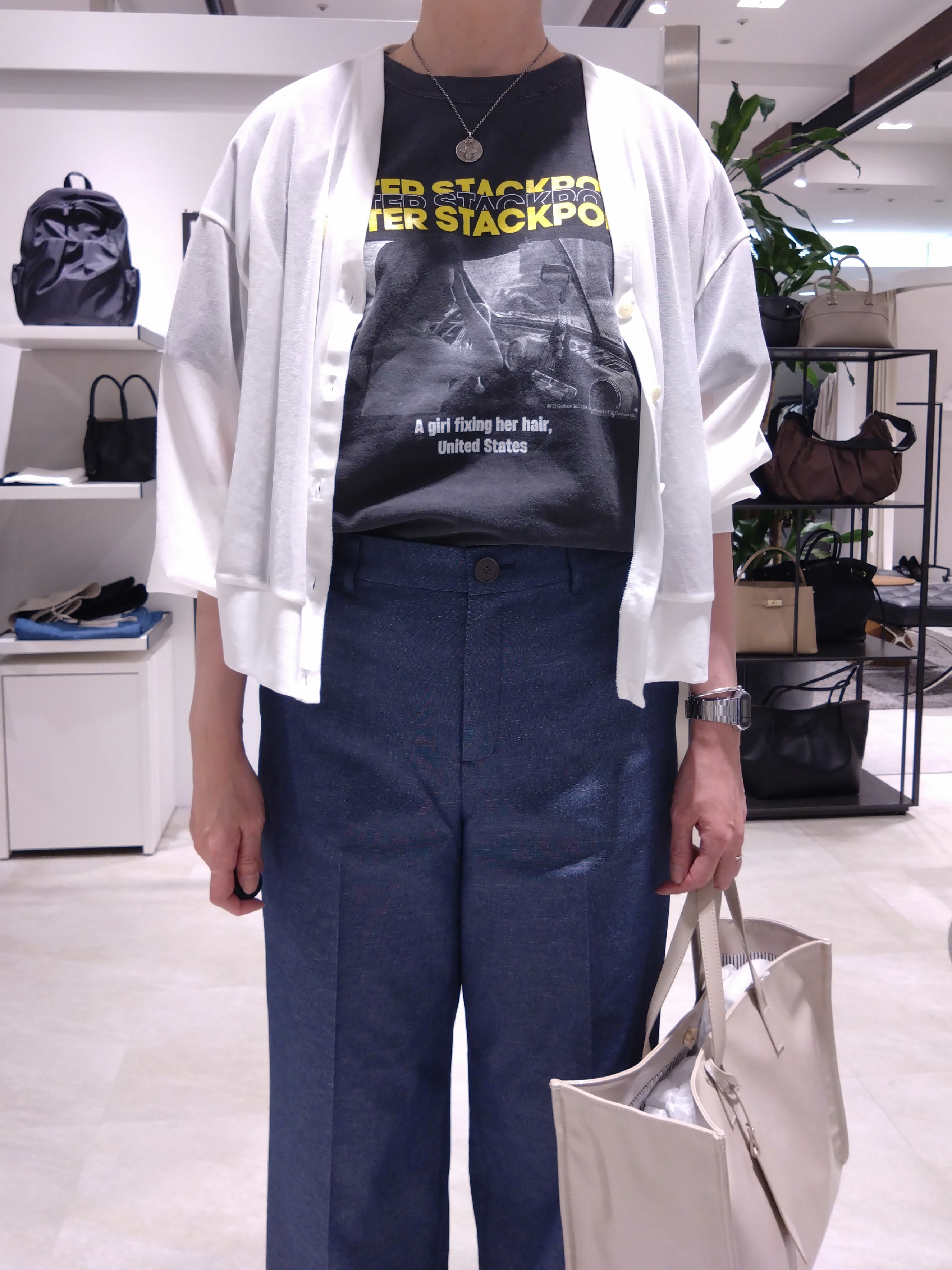 まちこさんの「UNTITLED｜【7色展開/ゆったり/ショート丈】シアートリコットカーディガン」を使ったコーディネート