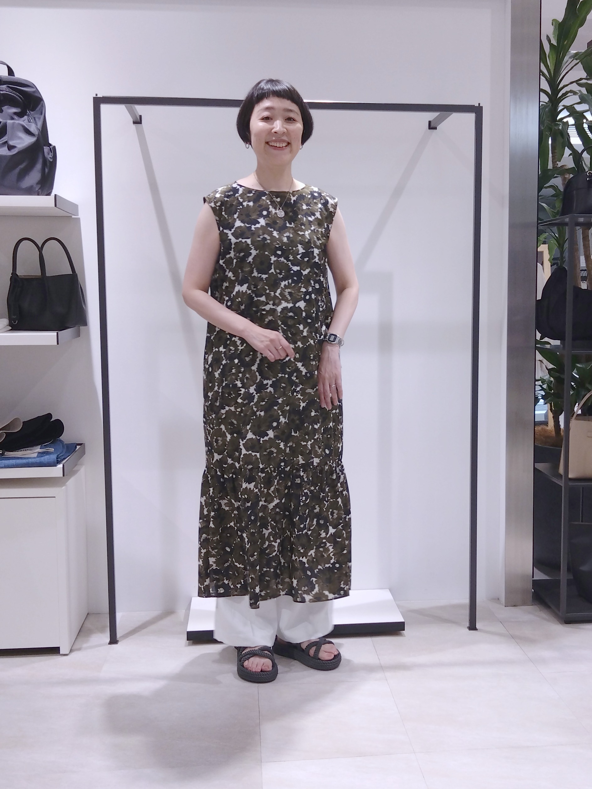 まちこさんの「UNTITLED｜◆【2WAY/マシンウォッシャブル】カシュクールデザインシャツ」を使ったコーディネート