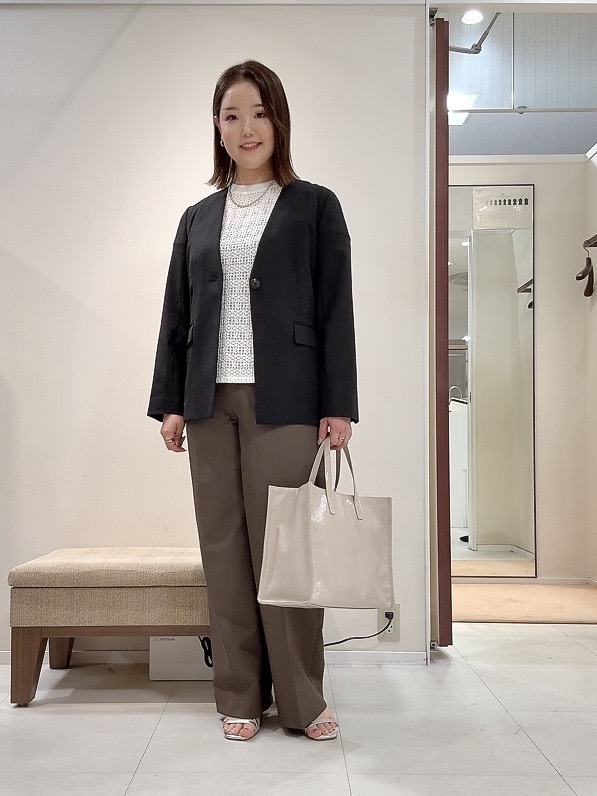 YUIさんの「UNTITLED｜◆【さらりと快適/セットアップ可/UV/接触冷感】スラブカラーレスジャケット」を使ったコーディネート