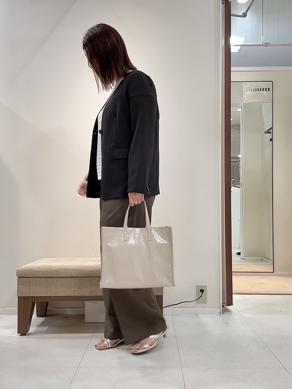 YUIさんの「UNTITLED｜◆【さらりと快適/セットアップ可/UV/接触冷感】スラブカラーレスジャケット」を使ったコーディネート