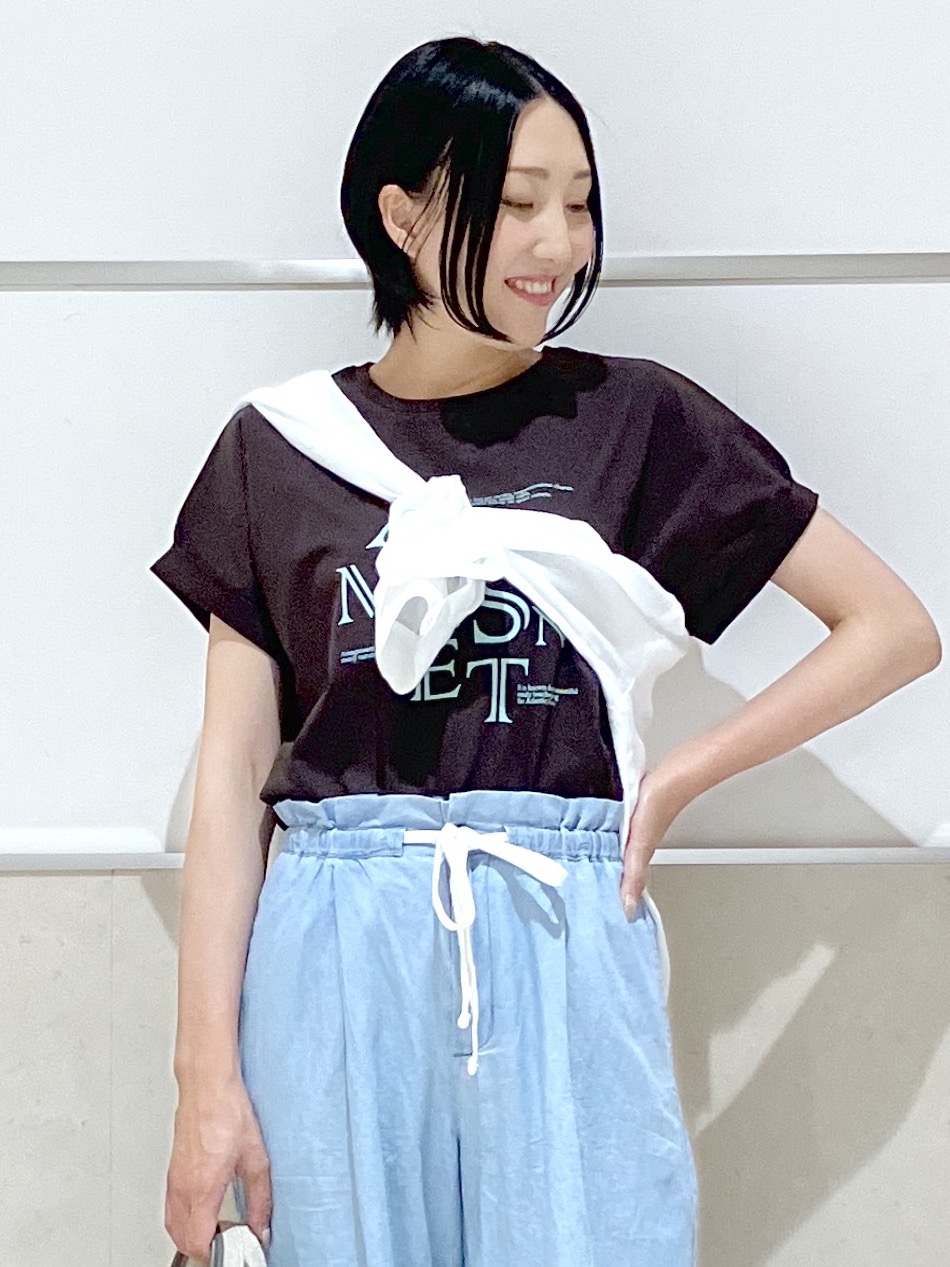 eriko さんの「Dessin｜【洗える】美光沢カットソーロゴTシャツ」を使ったコーディネート