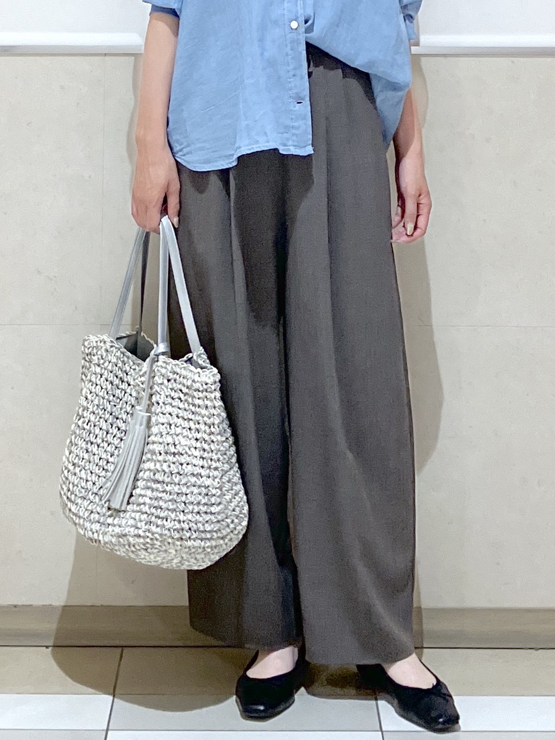 eriko さんの「Dessin｜【セットアップ可/洗える】2オンスシアーデニムシャツ」を使ったコーディネート
