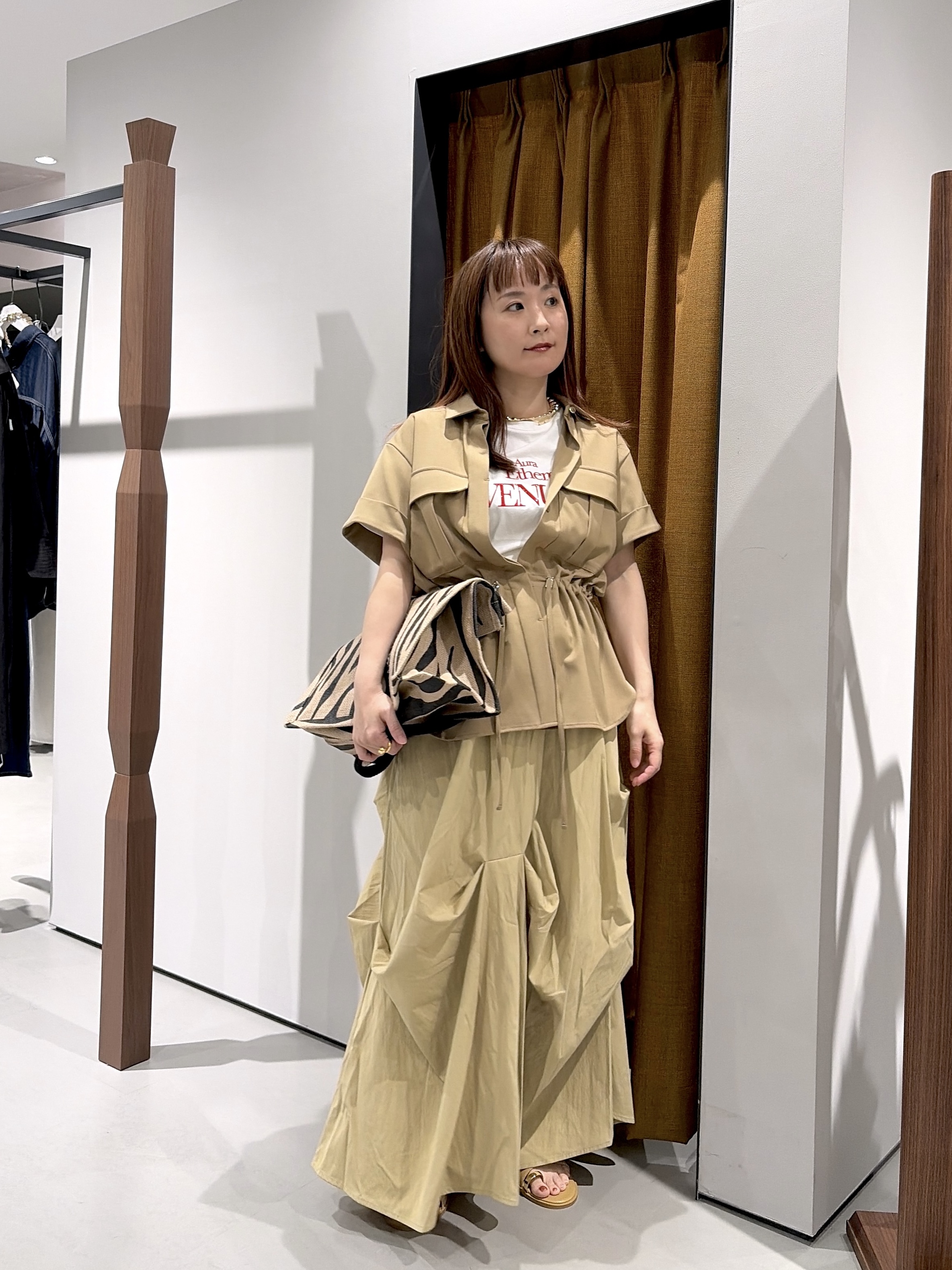 よねさんの「INDIVI｜Comfy SET UP｜サファリシャツ【セットアップ対応／通勤／カセット服／接触冷感／UVカット】」を使ったコーディネート