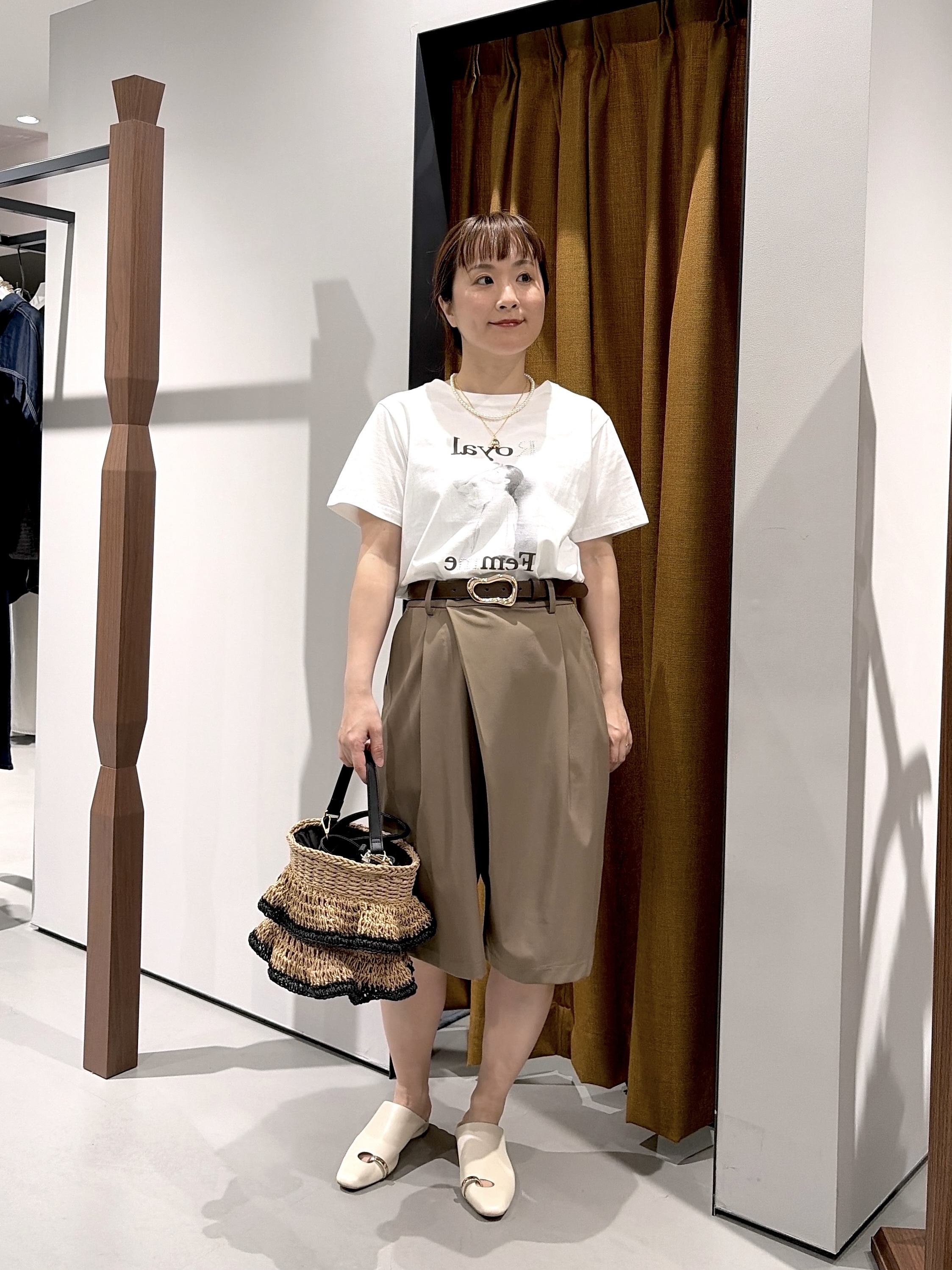 よねさんの「INDIVI｜タイポグラフィTシャツ【接触冷感】」を使ったコーディネート