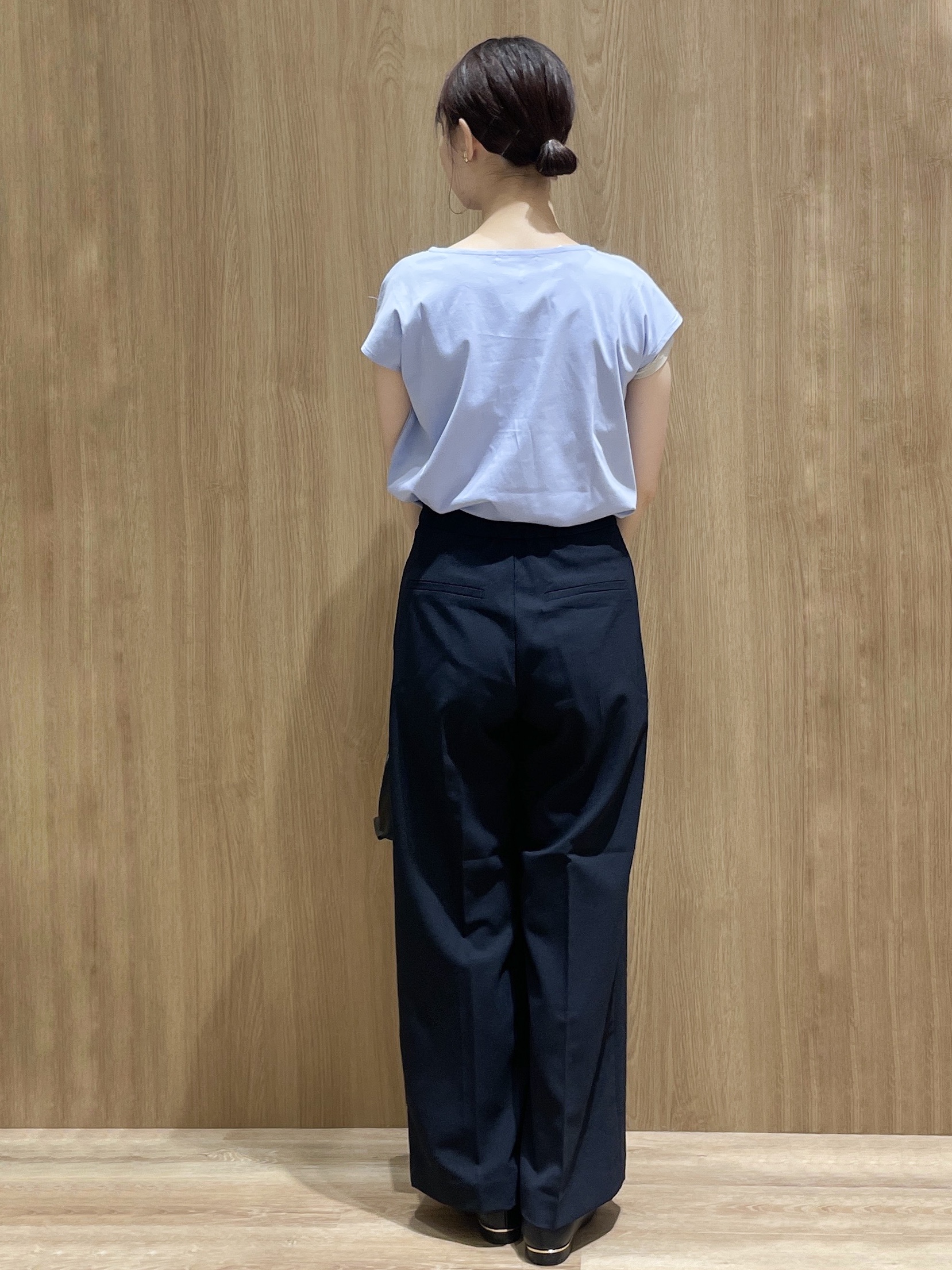 tomokoさんの「OPAQUE.CLIP｜【接触冷感】ビジューキーネックフレンチトップス《UVケア／洗濯機OK／XS～3L／8col》」を使ったコーディネート