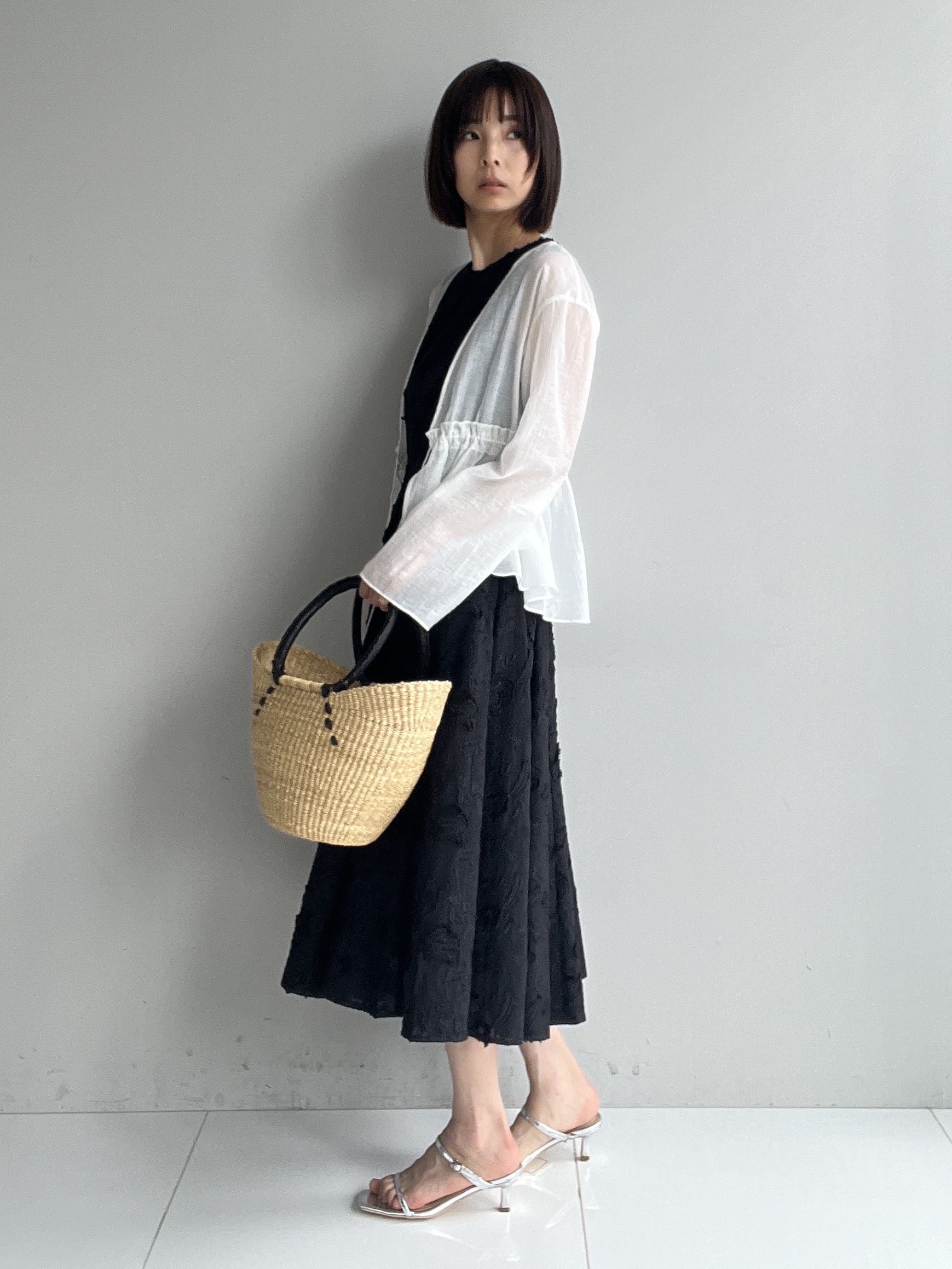 misaさんの「DRESSTERIOR｜◆AFRICAN SQUARE（アフリカンスクエア）ブルキナバスケット」を使ったコーディネート