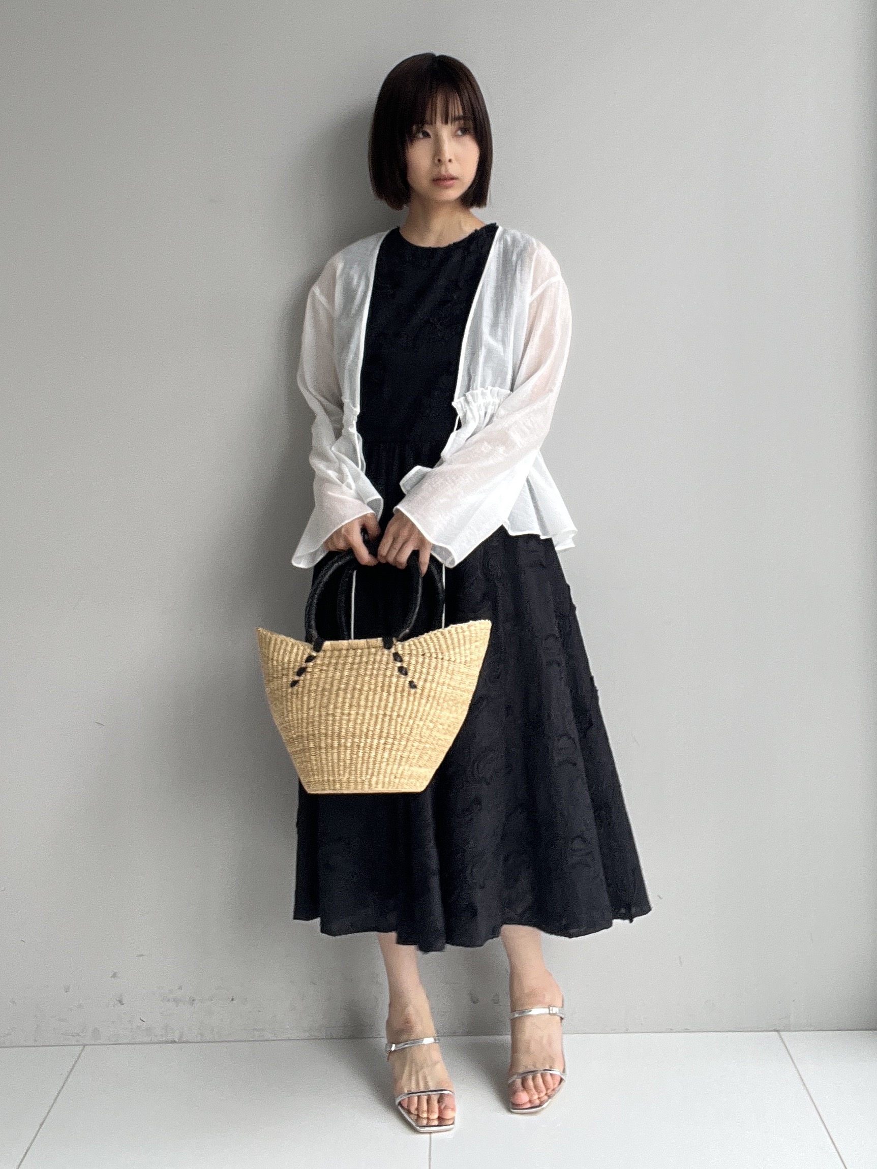 misaさんの「DRESSTERIOR｜◆AFRICAN SQUARE（アフリカンスクエア）ブルキナバスケット」を使ったコーディネート