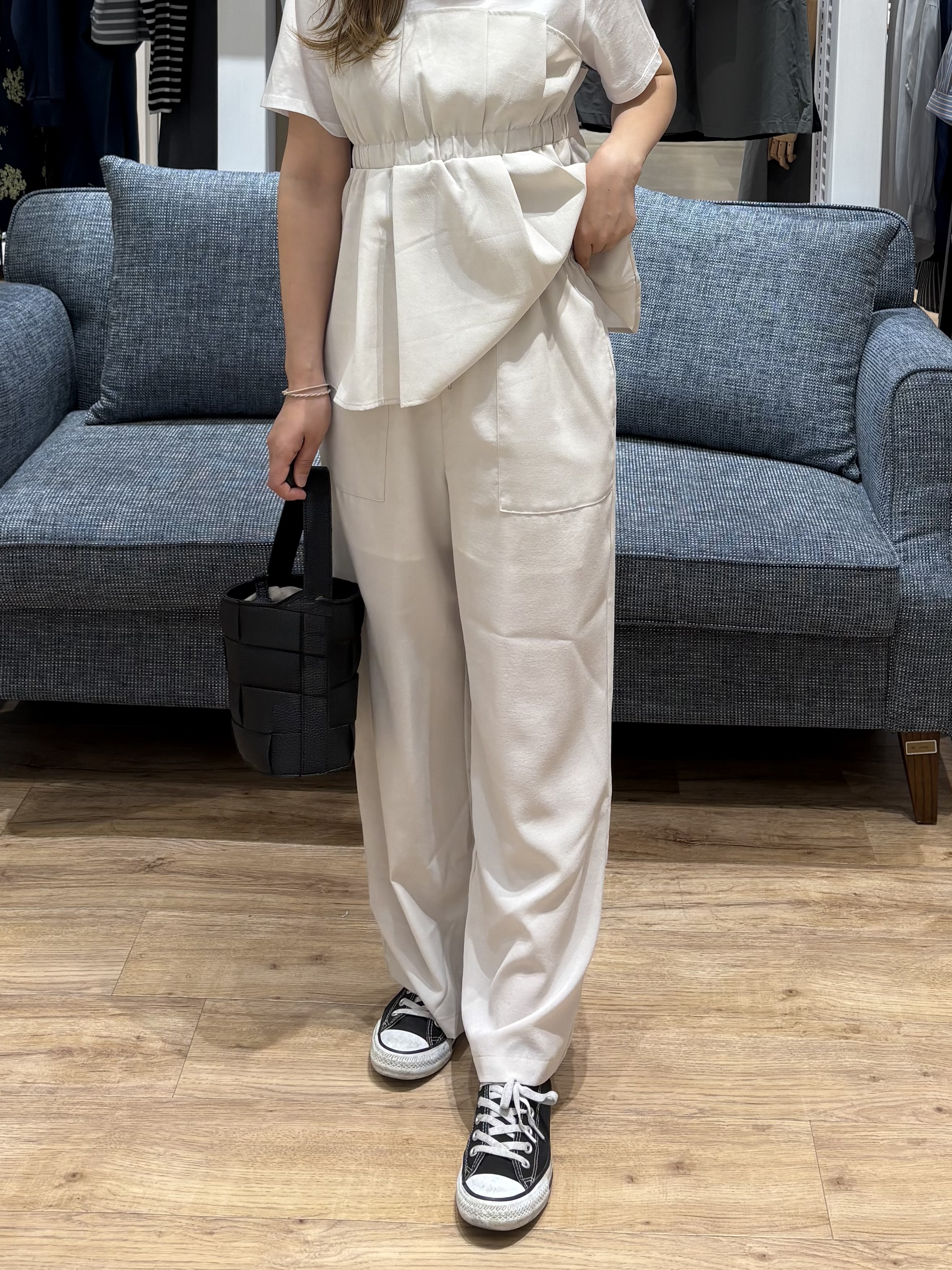 yuinaさんの「Dessin｜【セットアップ可/UVカット/洗える】ビスチェドッキングTシャツ」を使ったコーディネート