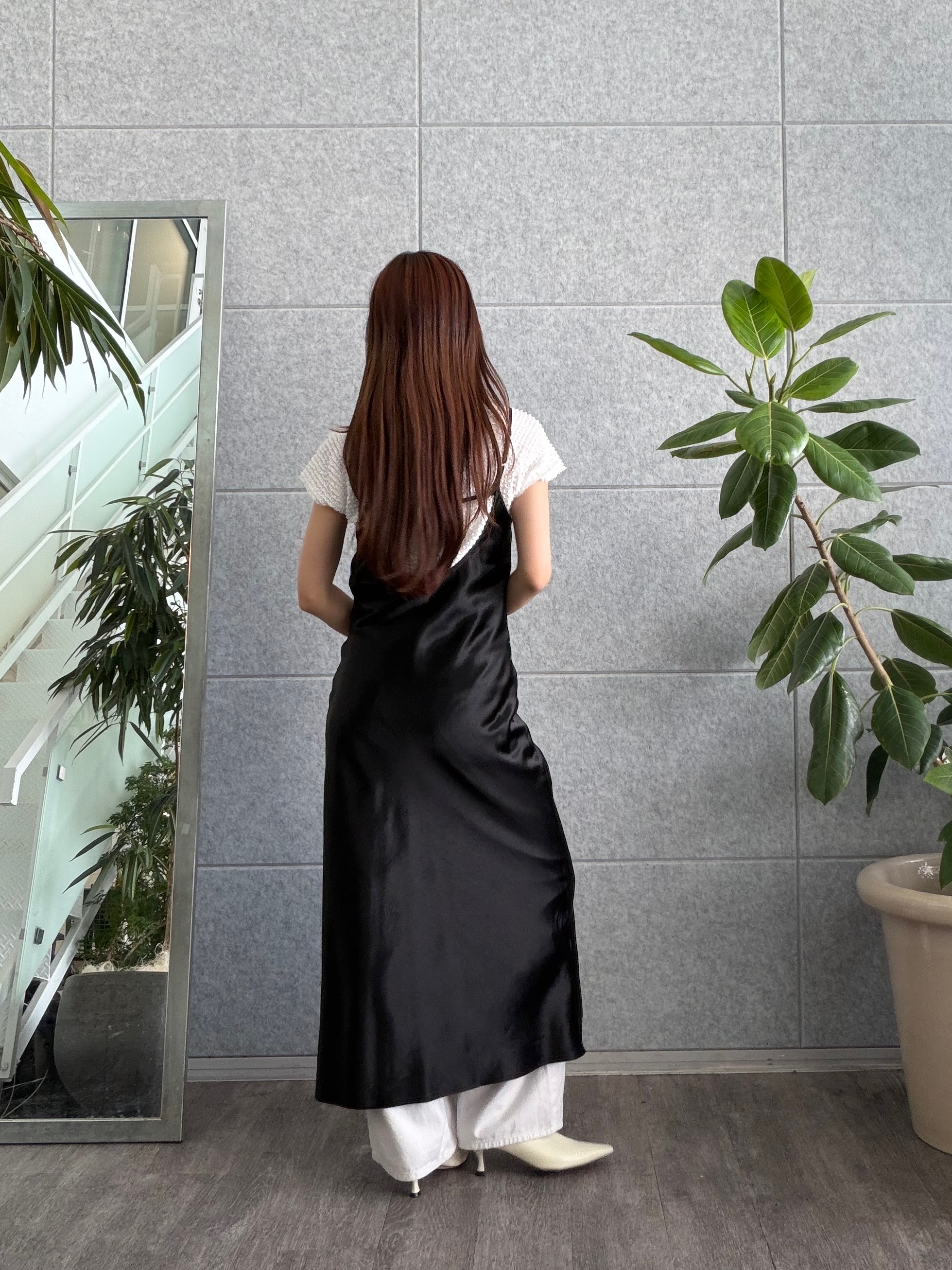kanamiさんの「CODE A｜satin cami dress」を使ったコーディネート