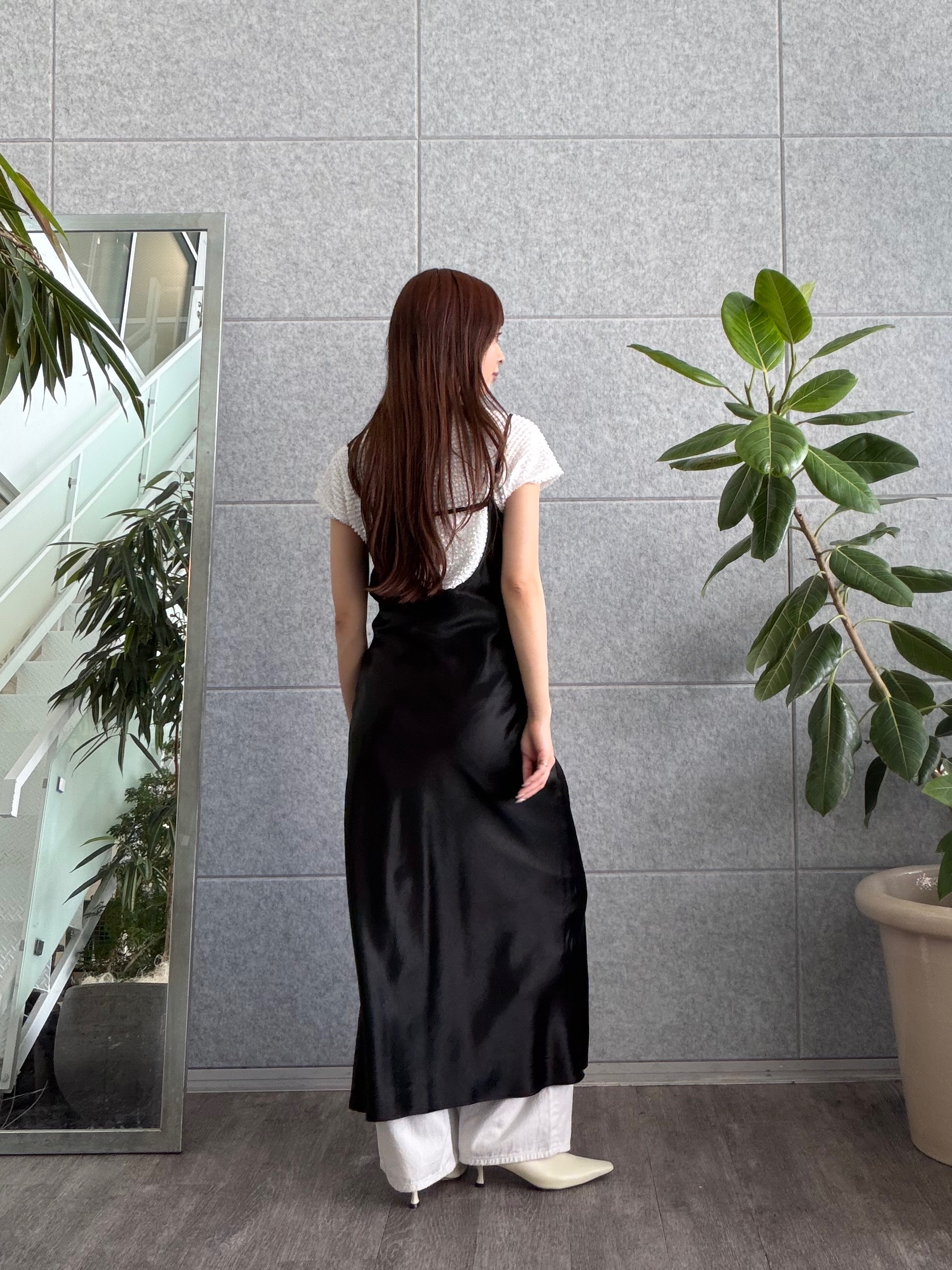 kanamiさんの「CODE A｜satin cami dress」を使ったコーディネート