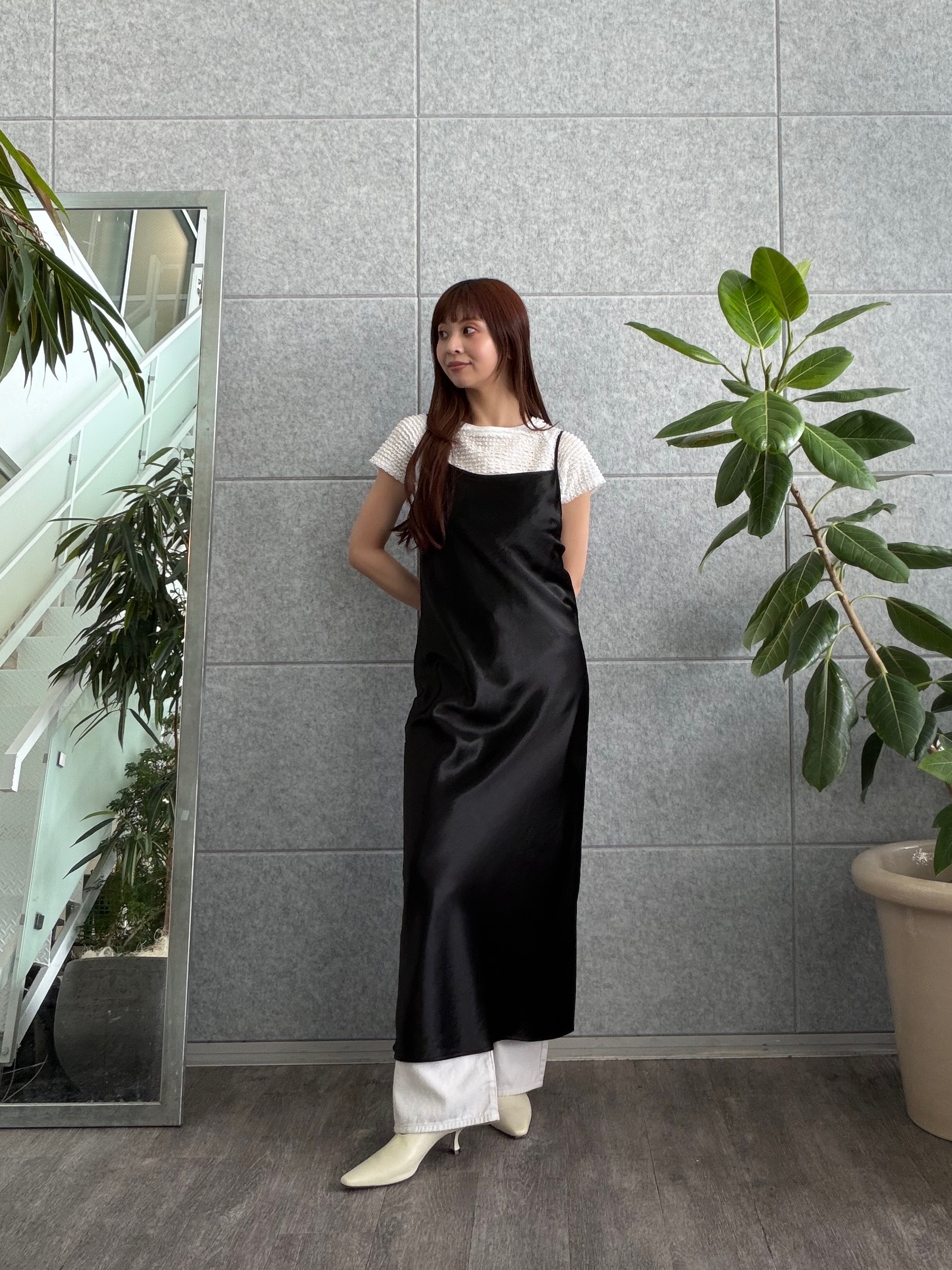 kanamiさんの「CODE A｜satin cami dress」を使ったコーディネート