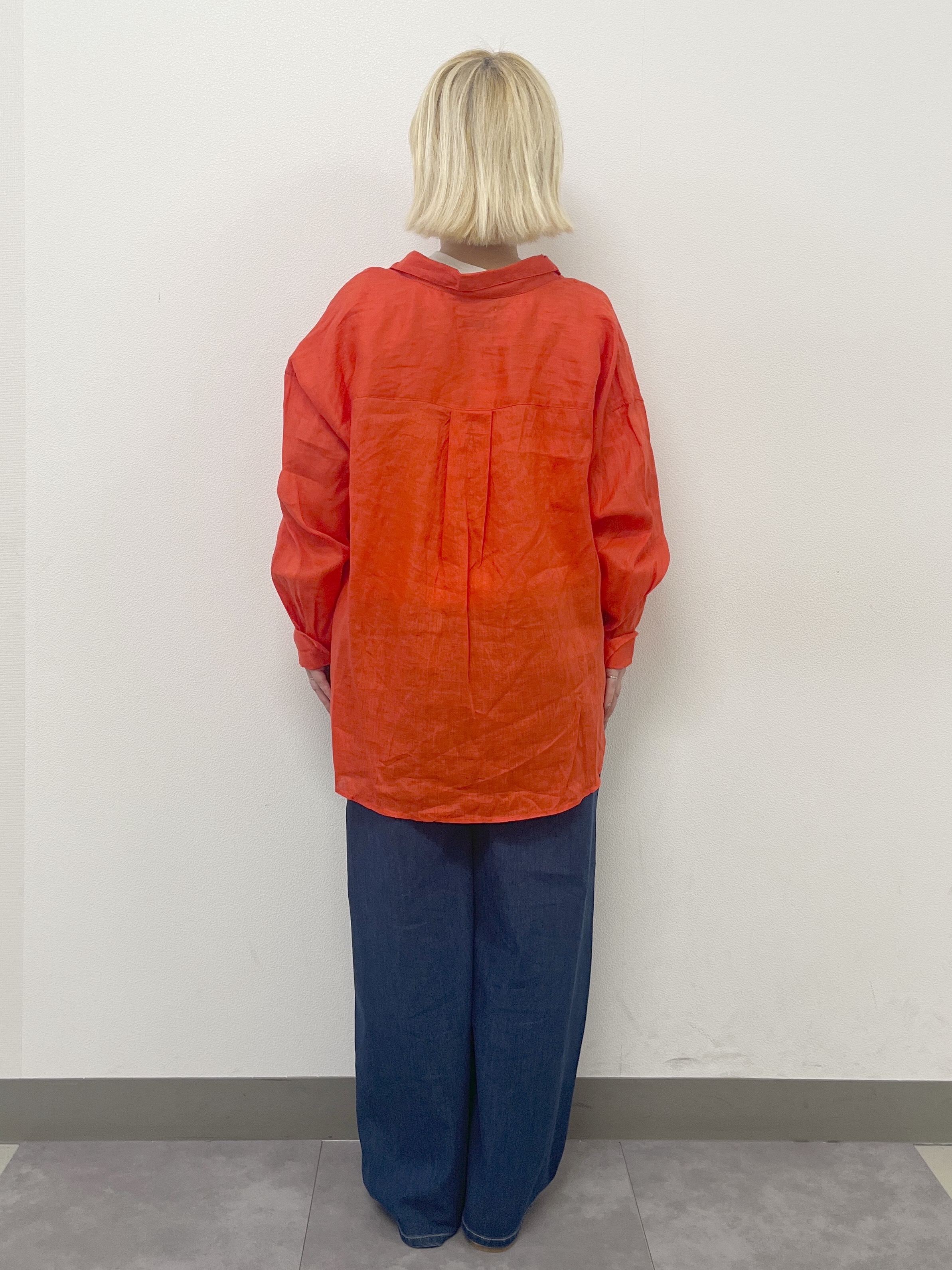 くーみーさんの「OPAQUE.CLIP｜ロゴプリント刺繍アソートTシャツ【洗濯機OK】」を使ったコーディネート