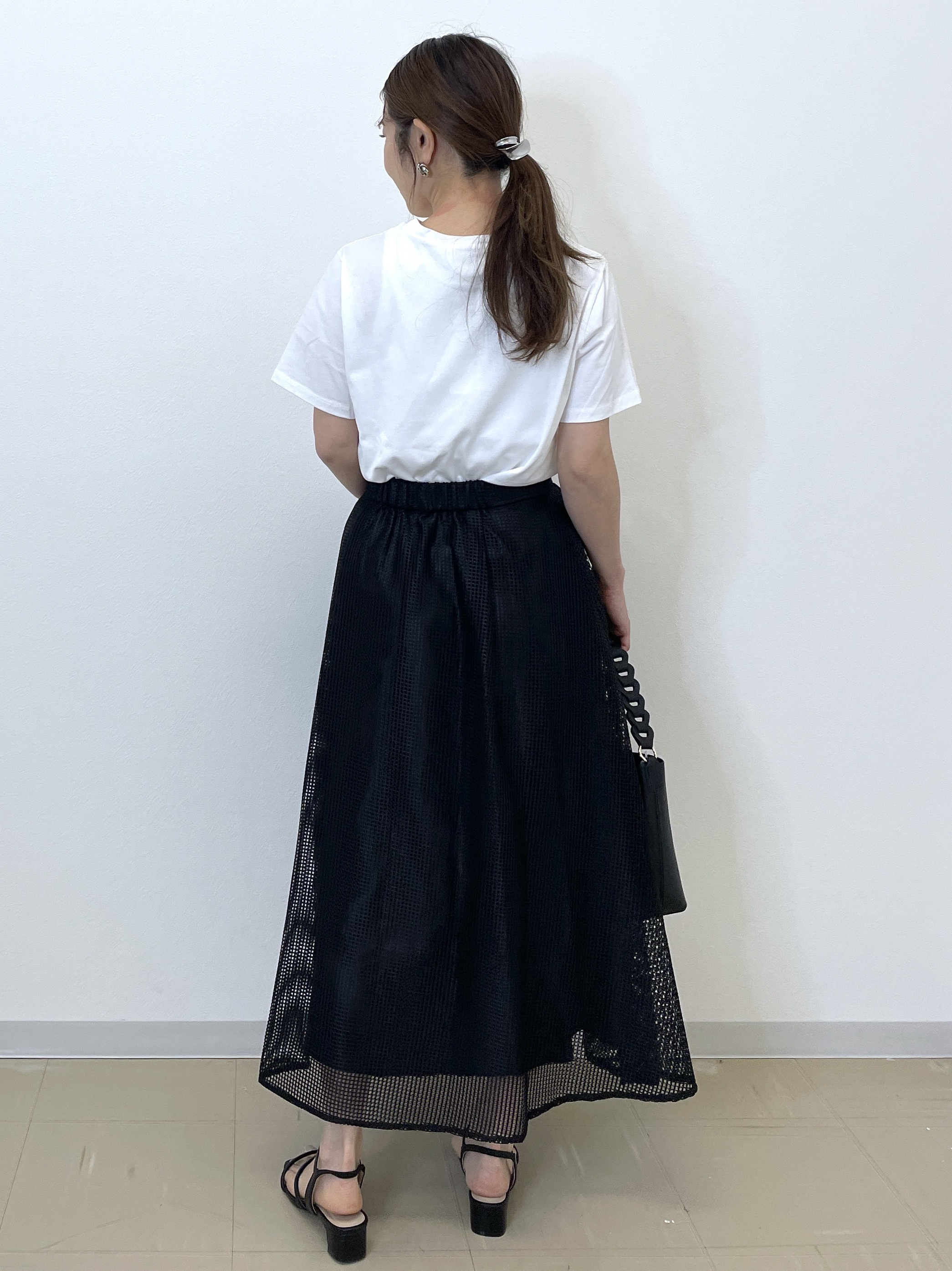 Akiさんの「OPAQUE.CLIP｜ロゴプリント刺繍アソートTシャツ【洗濯機OK】」を使ったコーディネート