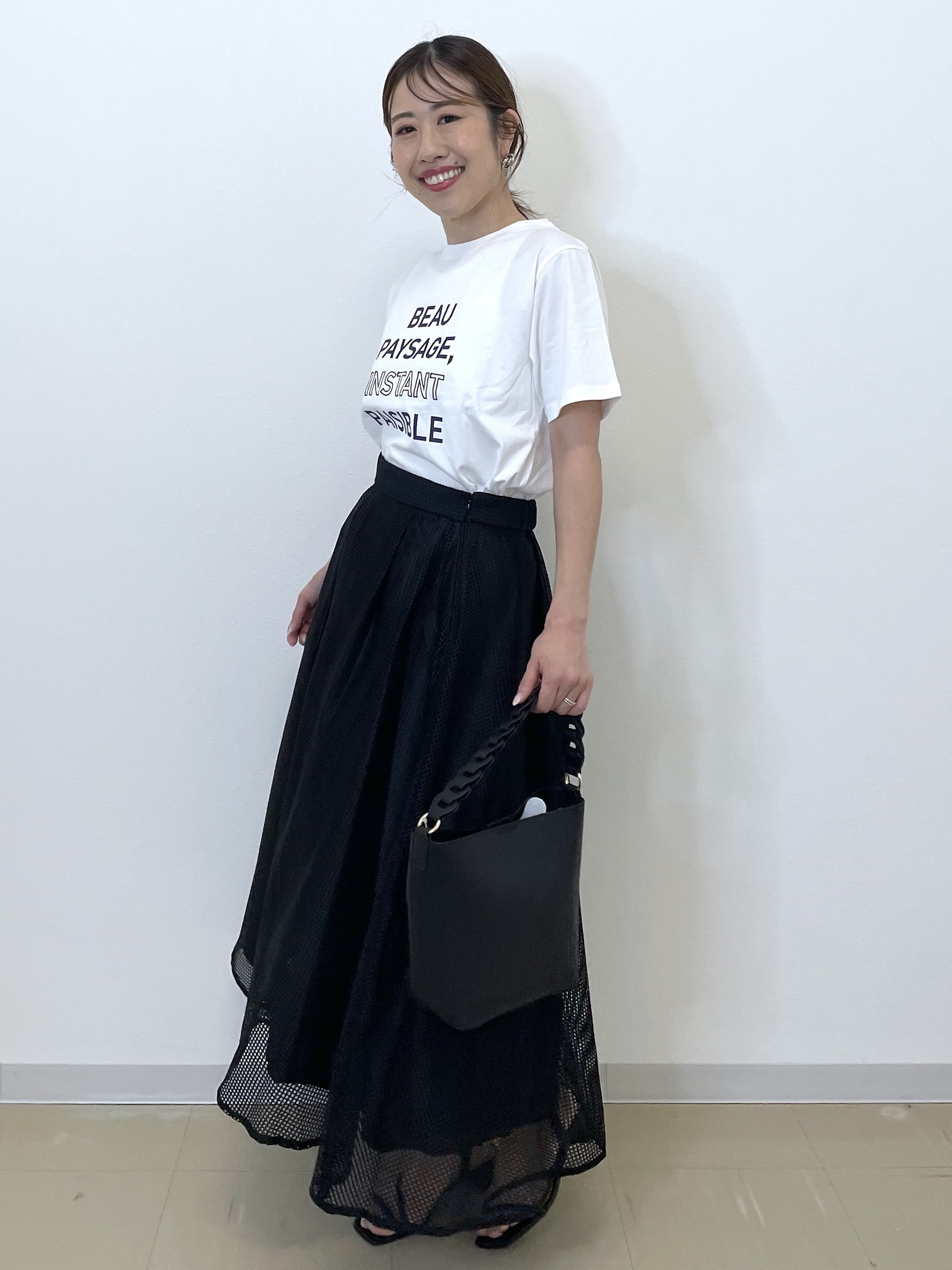 Akiさんの「OPAQUE.CLIP｜ロゴプリント刺繍アソートTシャツ【洗濯機OK】」を使ったコーディネート