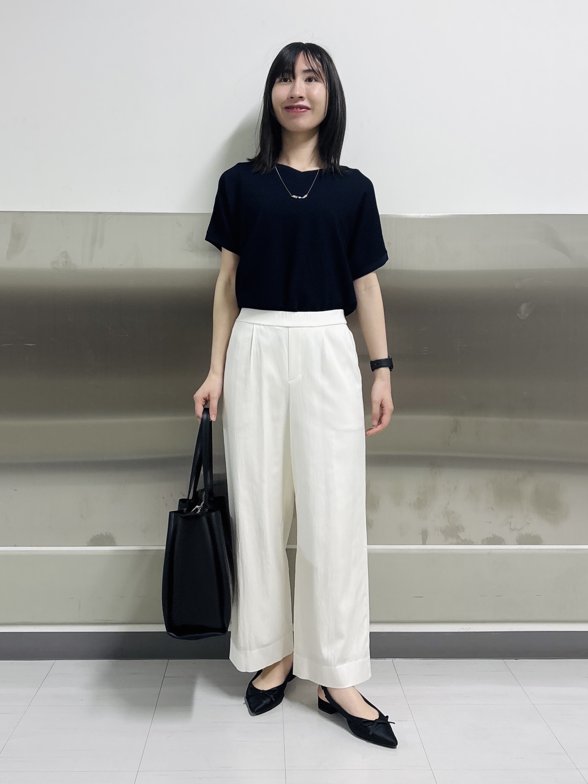 Yoshimiさんの「INDIVI｜【洗える】ガーター編みVネックニットT」を使ったコーディネート
