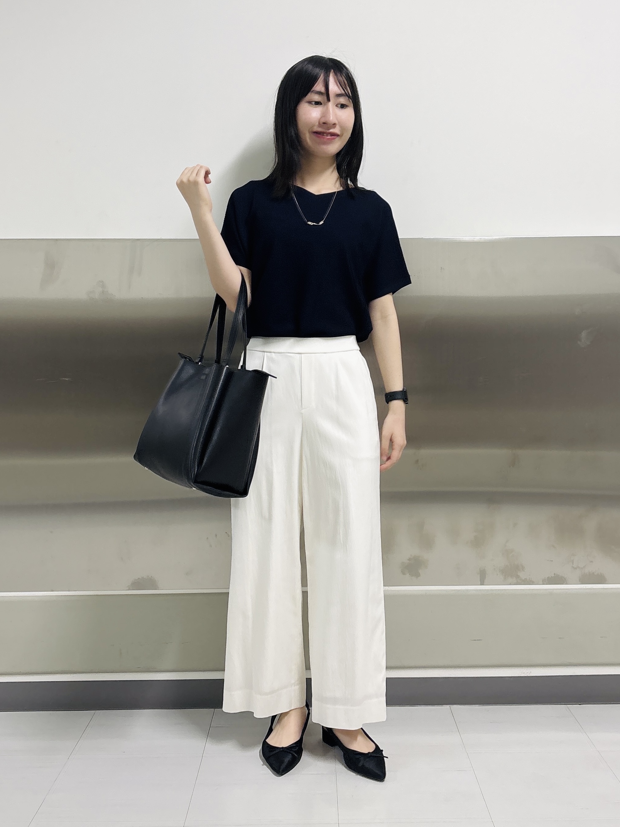 Yoshimiさんの「INDIVI｜【洗える】ガーター編みVネックニットT」を使ったコーディネート