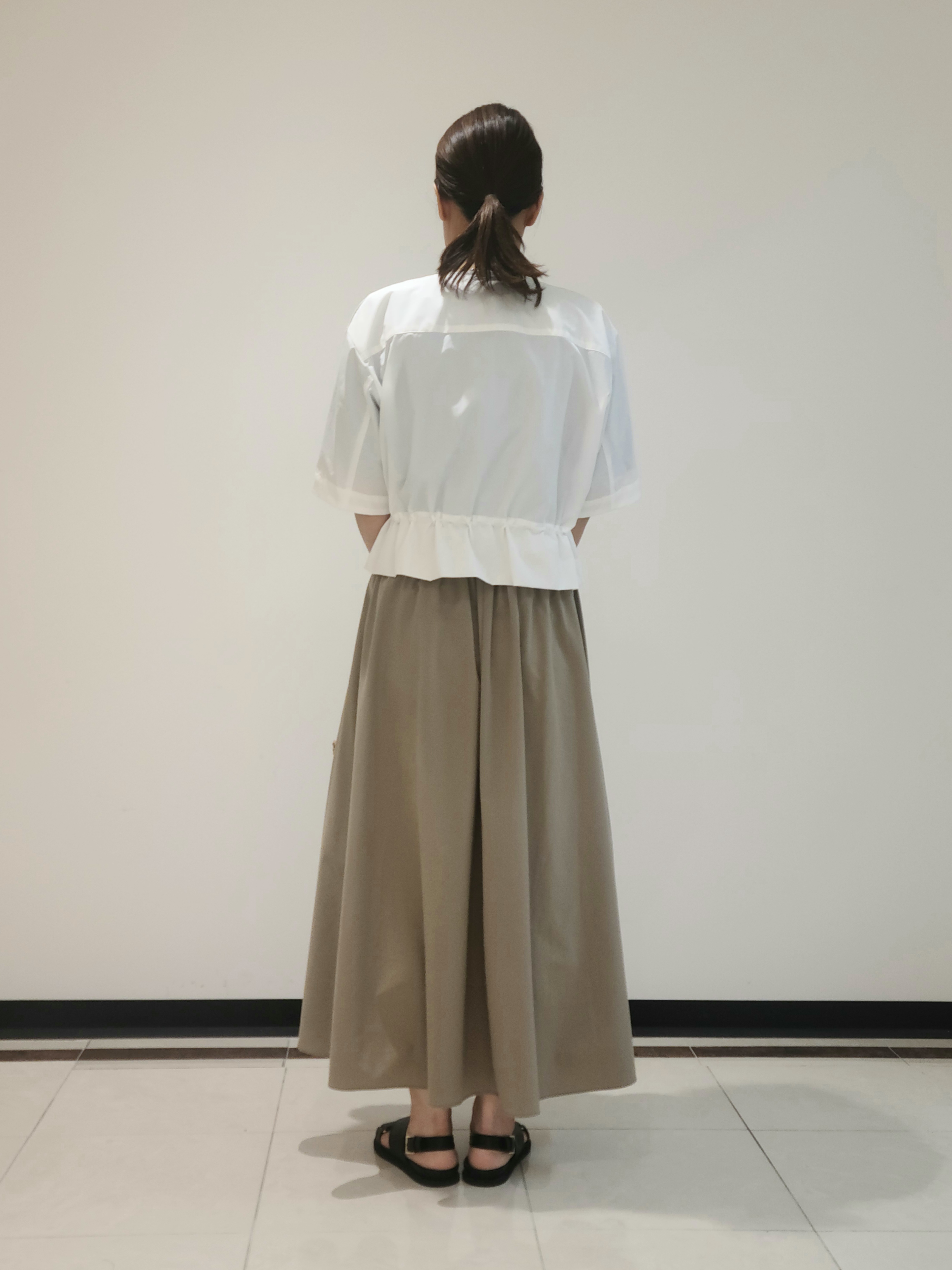 eriさんの「INDIVI｜【洗える／シアーチェック柄】異素材コンビスリーブトップス」を使ったコーディネート