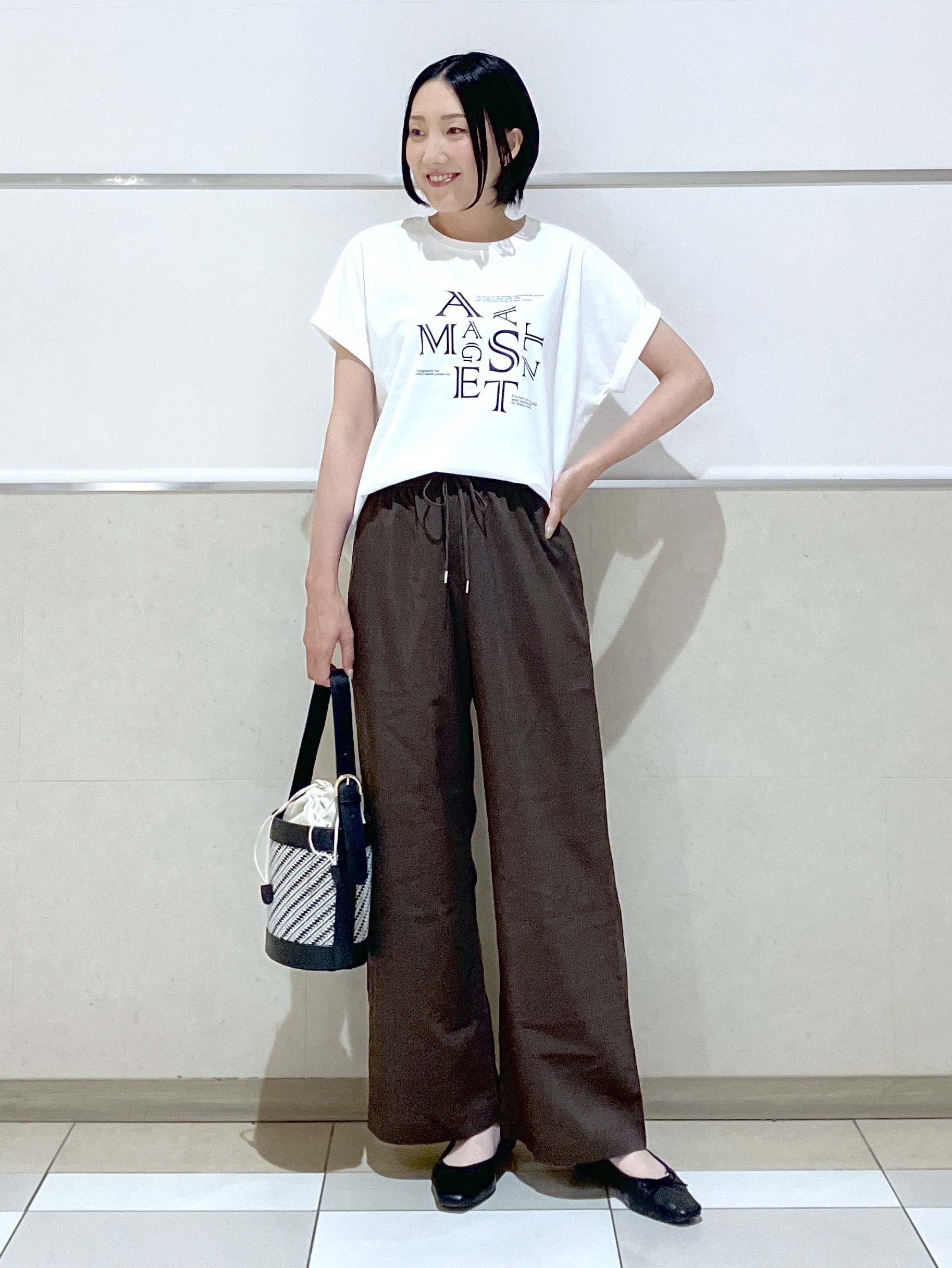 eriko さんの「Dessin｜【洗える】美光沢カットソーロゴTシャツ」を使ったコーディネート