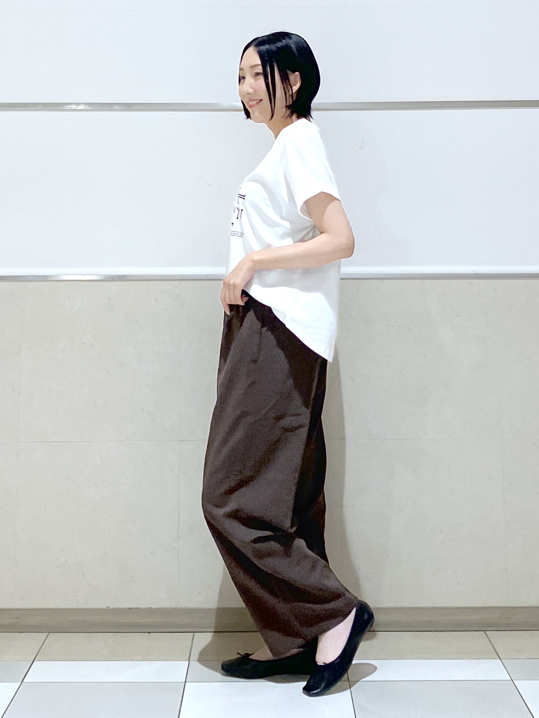 eriko さんの「Dessin｜【洗える】美光沢カットソーロゴTシャツ」を使ったコーディネート